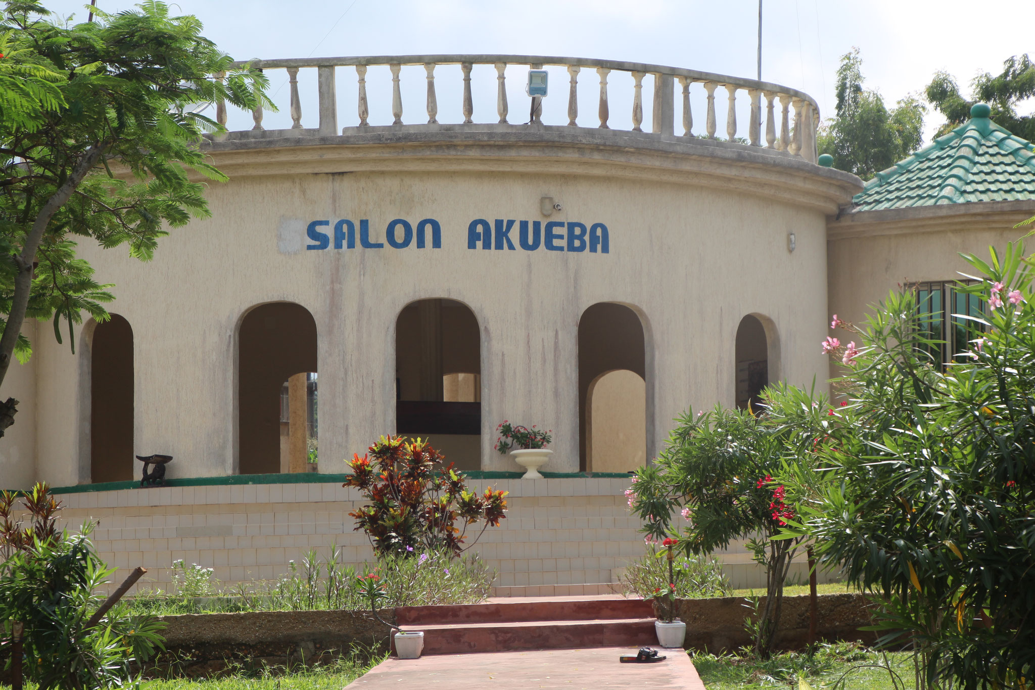 Salon Akueba.