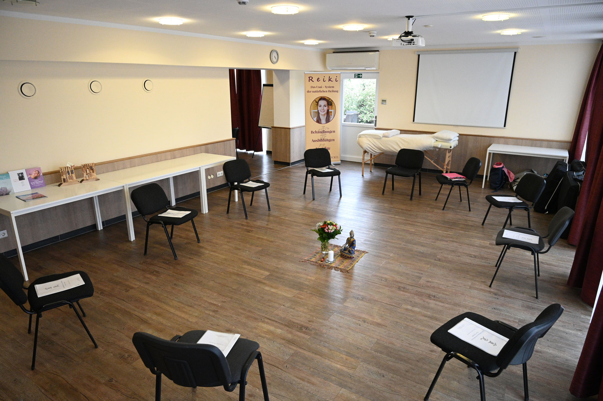 AUSBILDUNGEN + SEMINARE