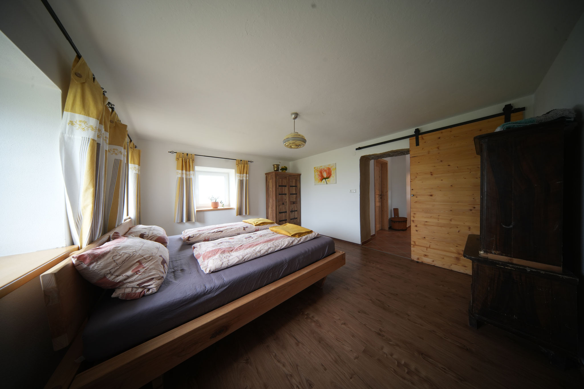 Schlafzimmer 1