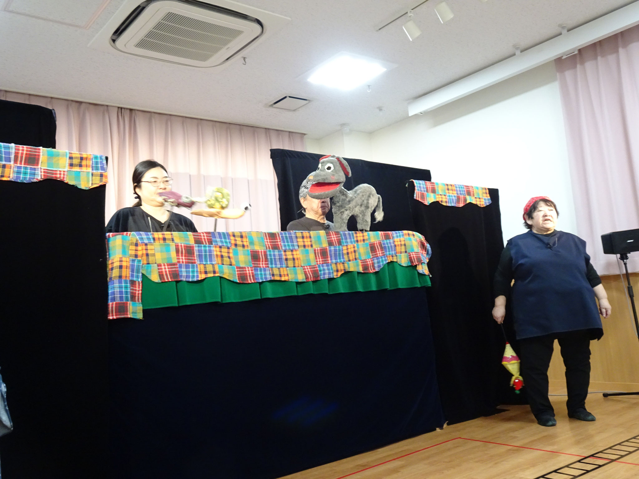 人形劇「ひよっこ」が保育園にやってきました。