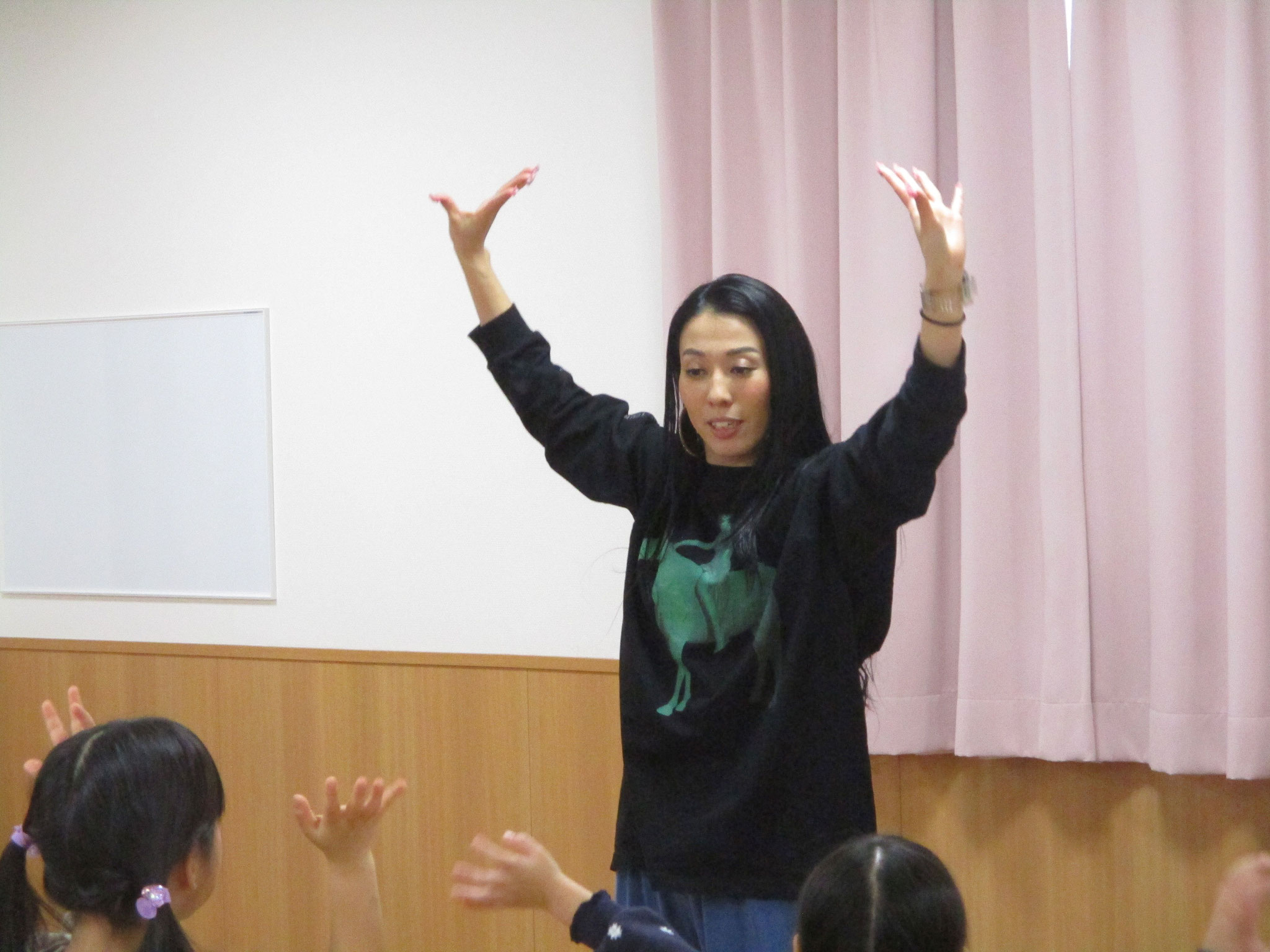 11/26  絵本ダンス