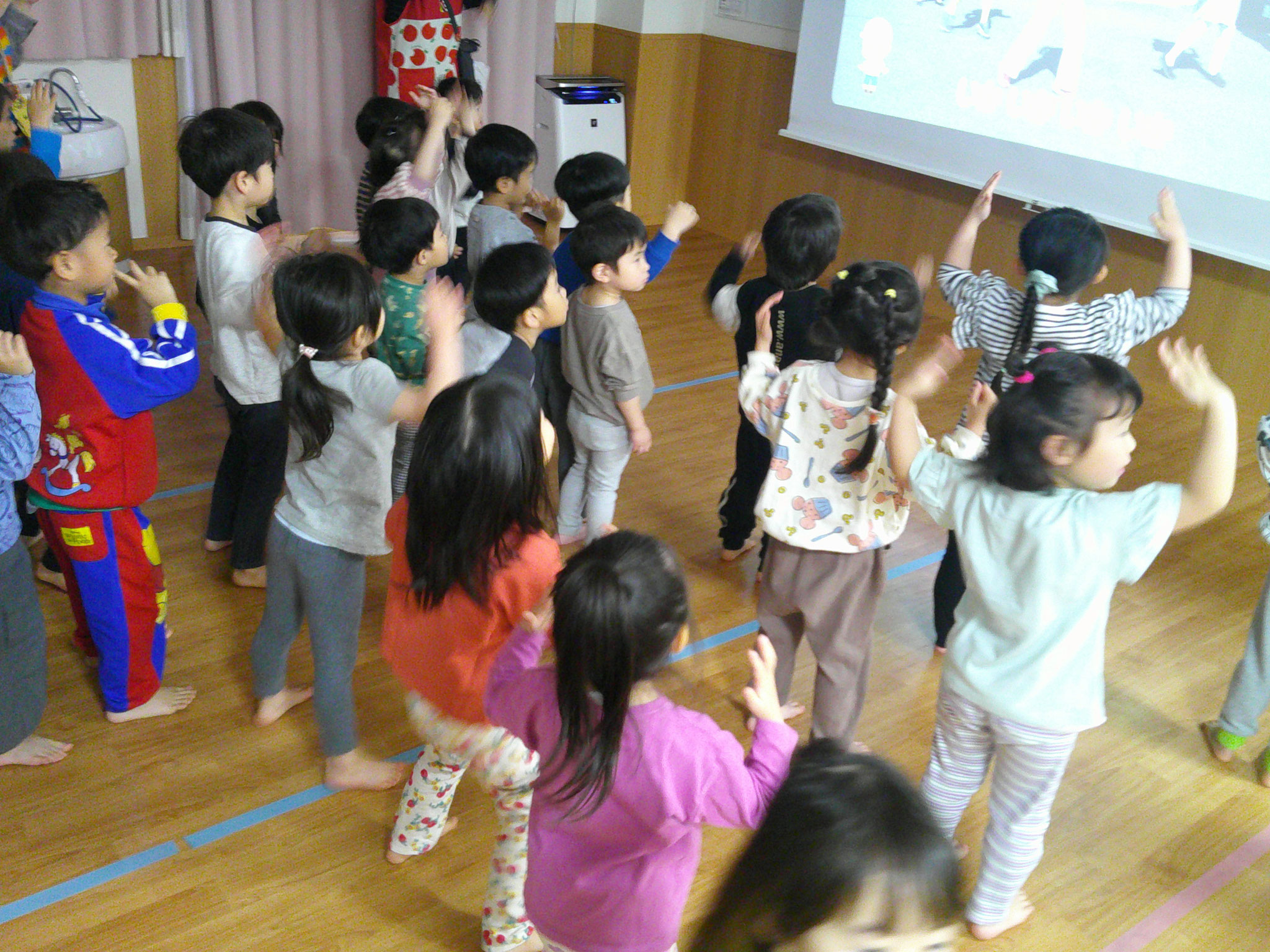 みんなで考えて覚えて声にだしました。「命はひとつ」みんなの合言葉です。