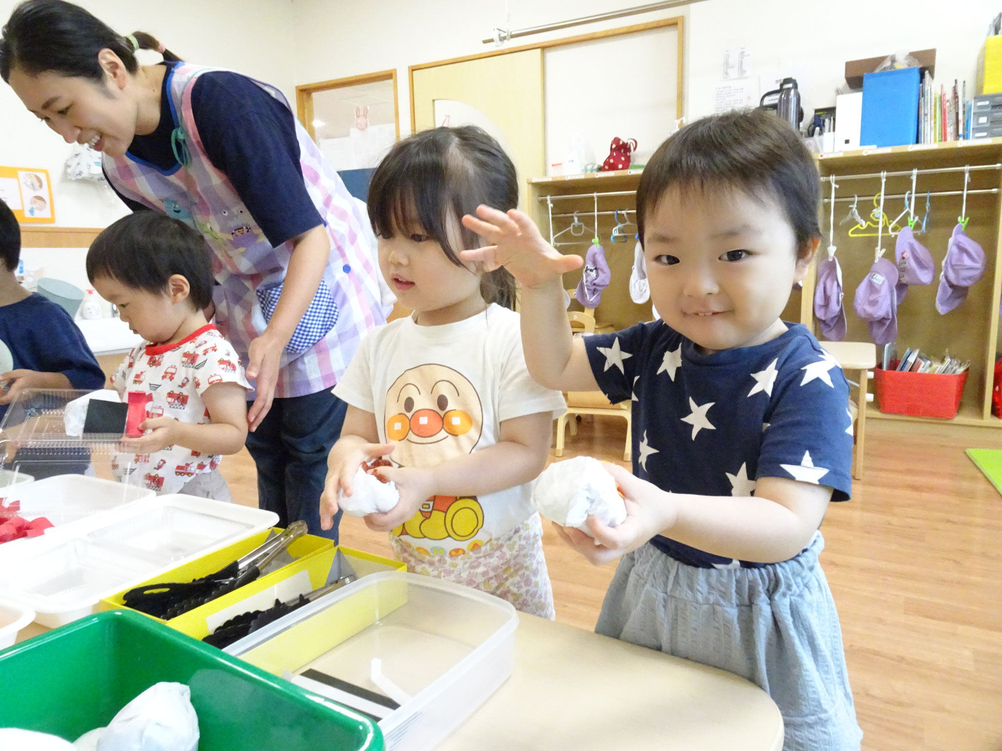 2歳児ピクニックごっこ☆手作りのお弁当の具材がいっぱい。