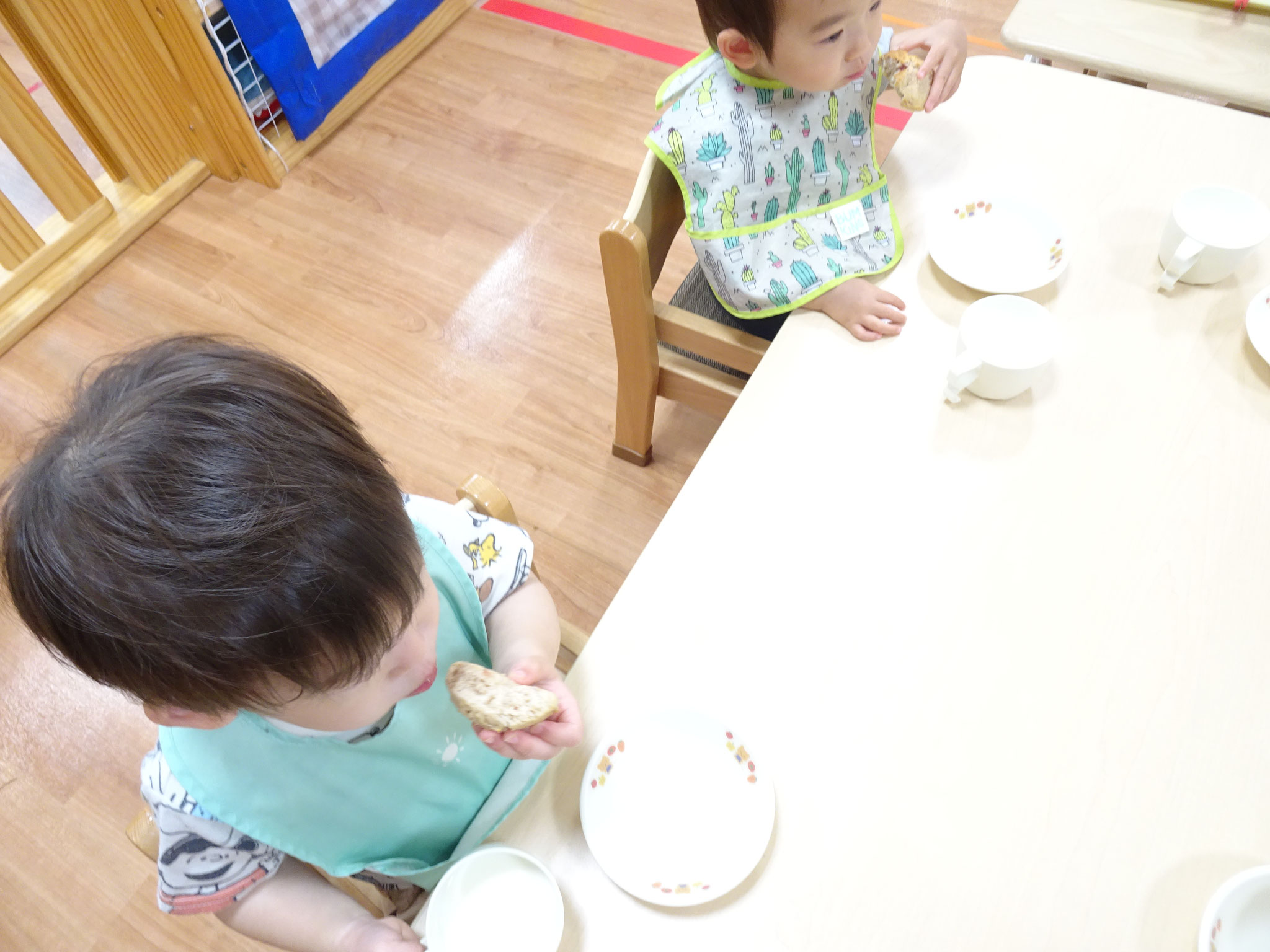 7/12　午後おやつは、牛乳も一緒に