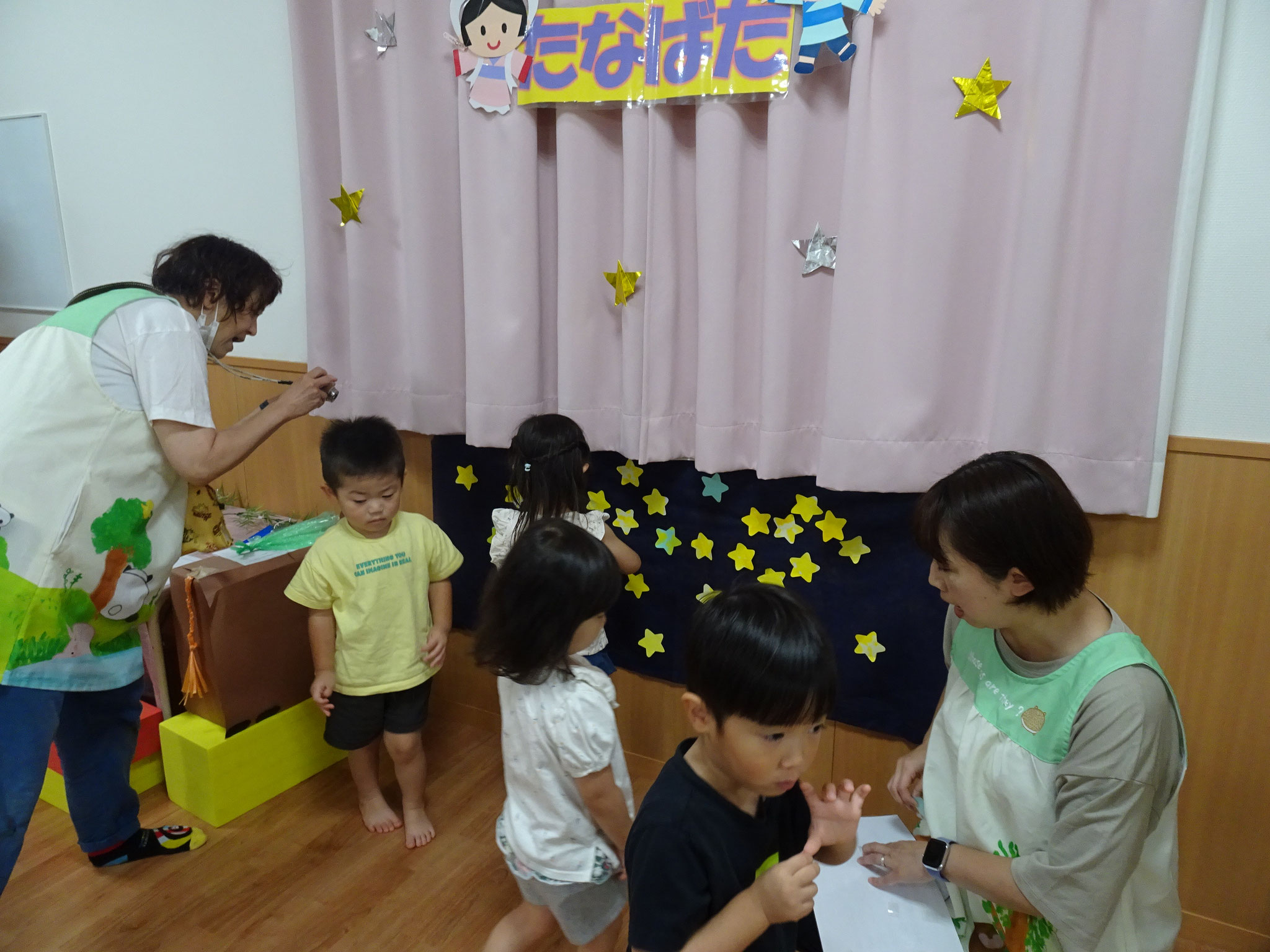 8/2 七夕の会　天の川の準備中