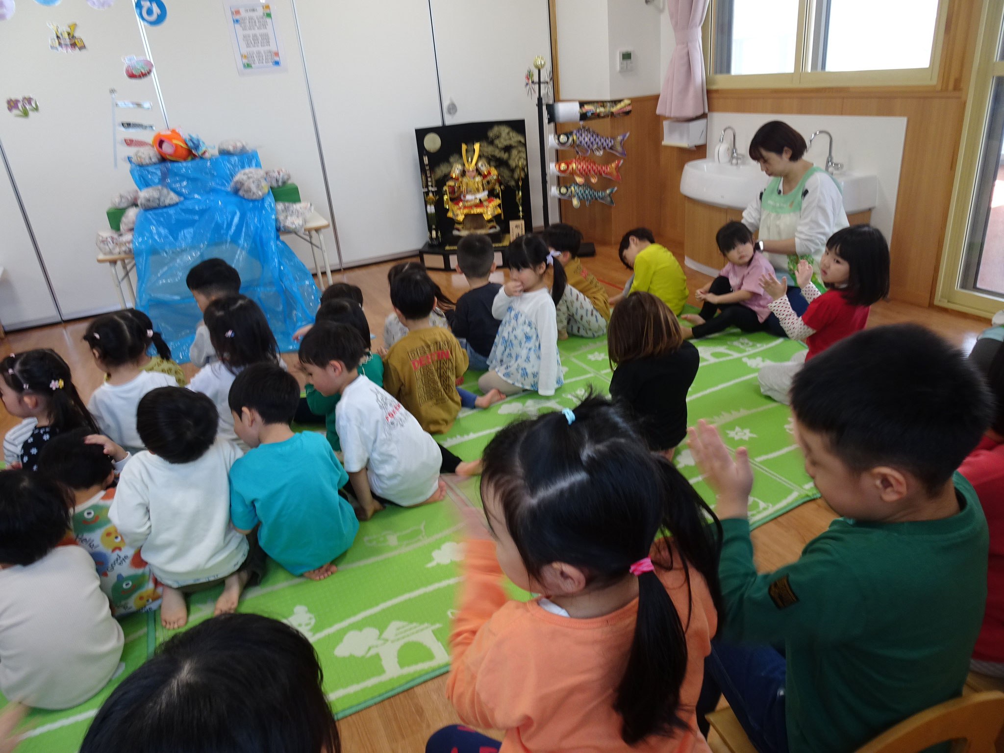 わくわくしながらホールに集合。