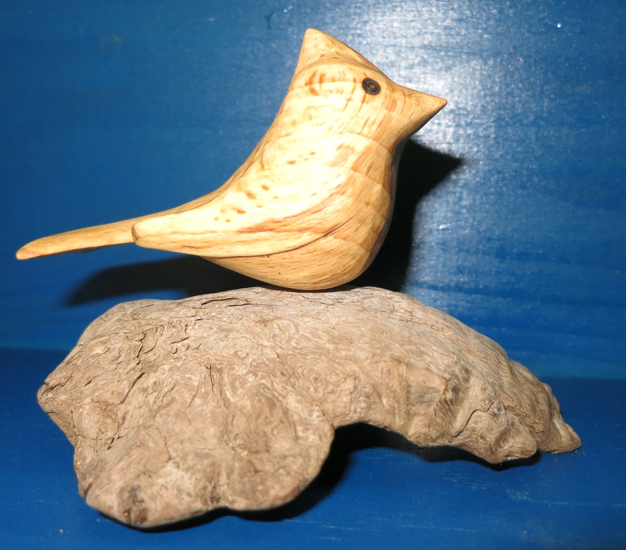 "Bois Plume" petits oiseaux en bois sculptés Thierry Pennamen