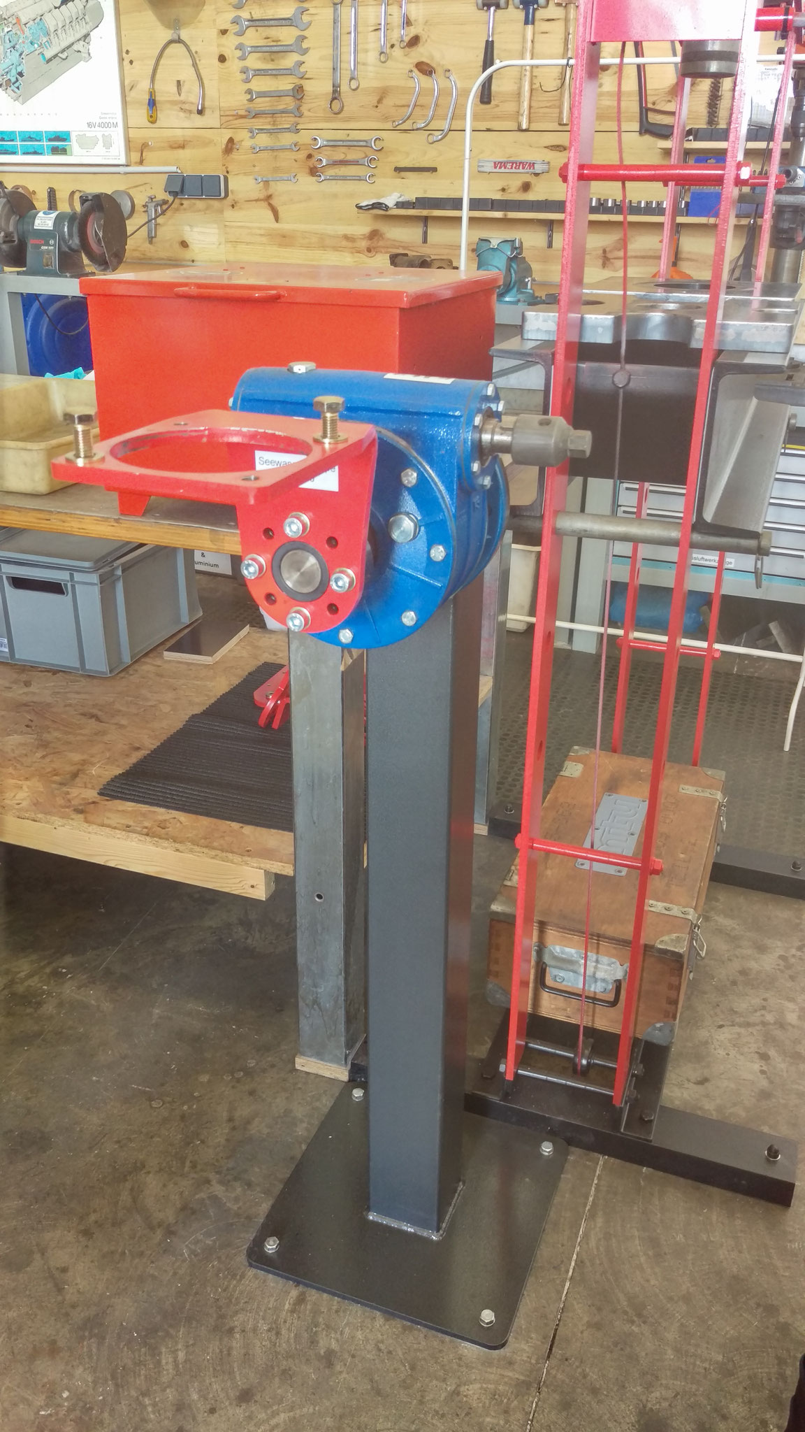 Swivel stand for component overhaul