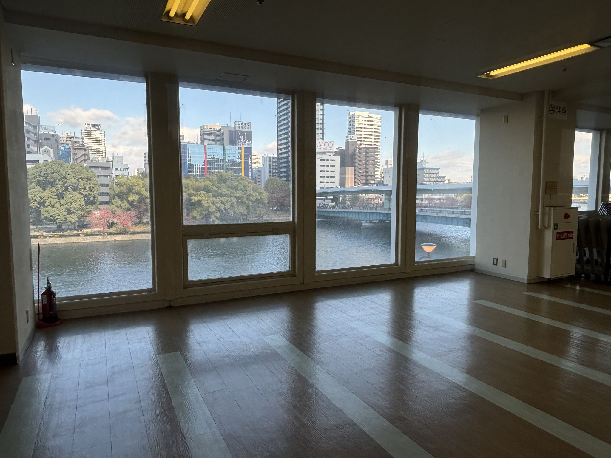受付はこちらで行います
