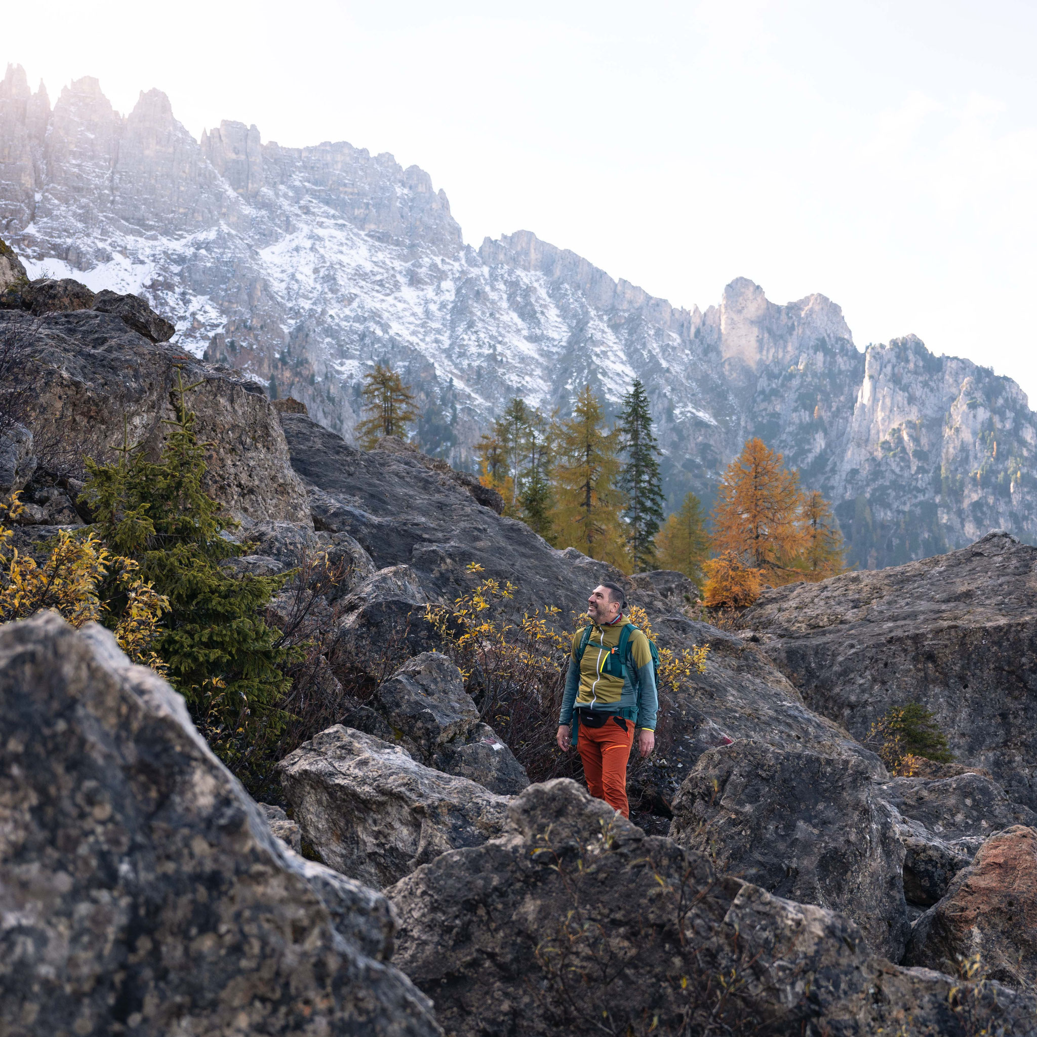 SÜDTIROL besticht nicht nur wegen der atemberaubenden Natur, der stolzen Gipfel und malerischen Täler,  sondern hinterlässt auch tief im Herzen einen bleibenden Eindruck. Es ist mehr als nur eine Region: es ist ein Gefühl von Freiheit, Stille und unendlic