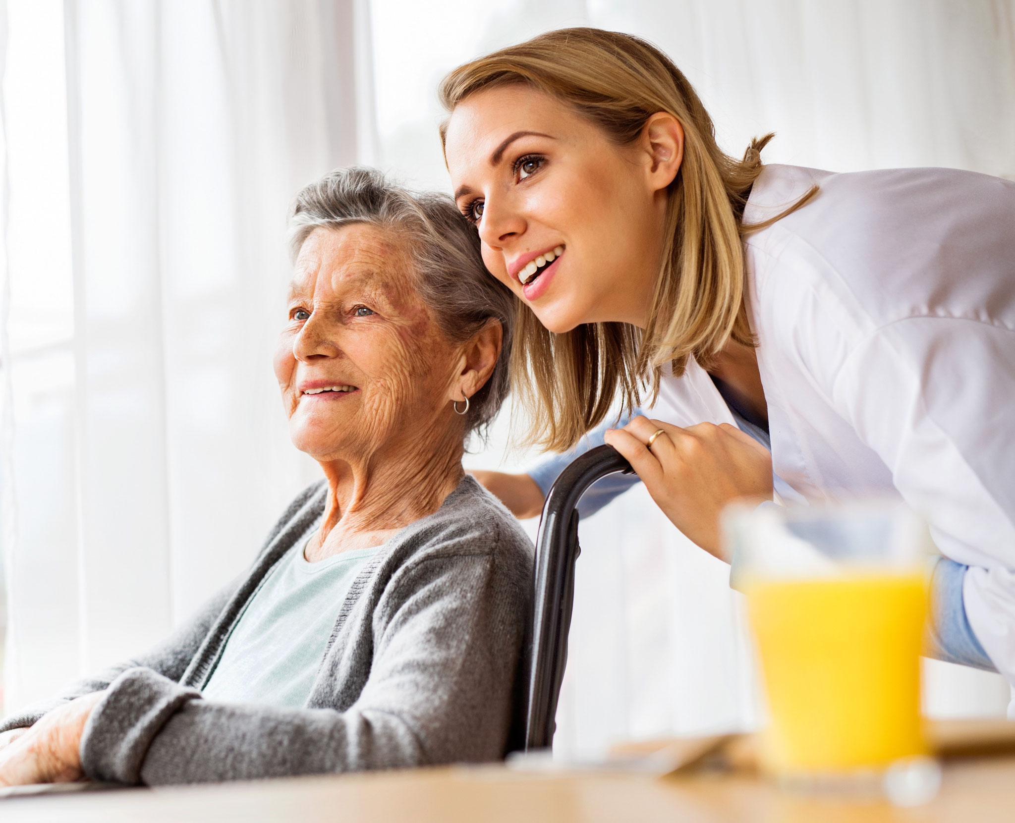 "Unsere Eltern fühlen sich bei Jadranka sehr wohl. Sie ist sehr herzlich und mein Vater geht sogar wieder mit ihr Spazieren". Familie L. aus Holzgerlingen