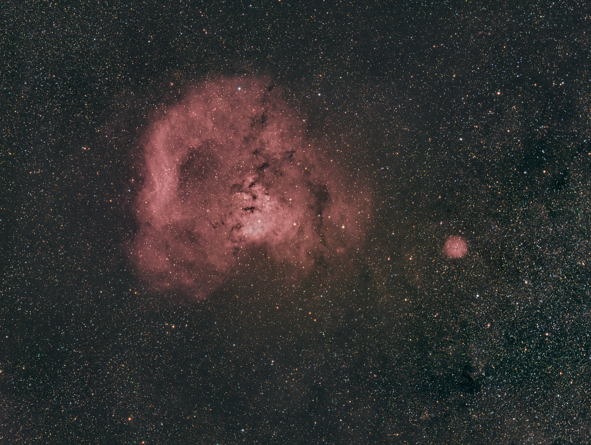 NGC 7822; Samyang 135mm; Ha (7nm) 80x180s; R/G/B je 15x120s; Ha-LRGB mit Ha als Luminanz