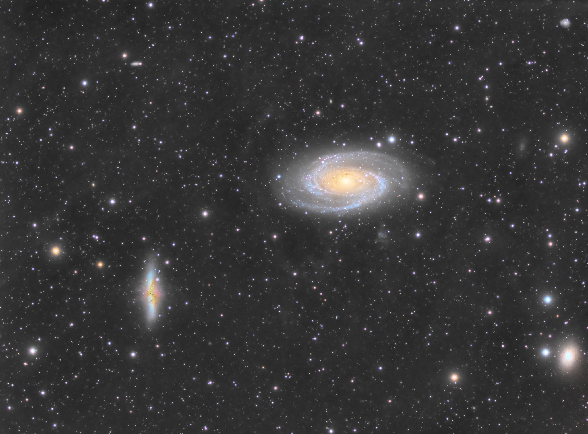 M81 Gruppe, APM LZOS 130/780, Riccardi-Reducer f=585mm, L=240x120s, RGB je 40x120s (Aufnahmen bei Mondschein), Integrated Flux Nebula ansatzweise erkennbar