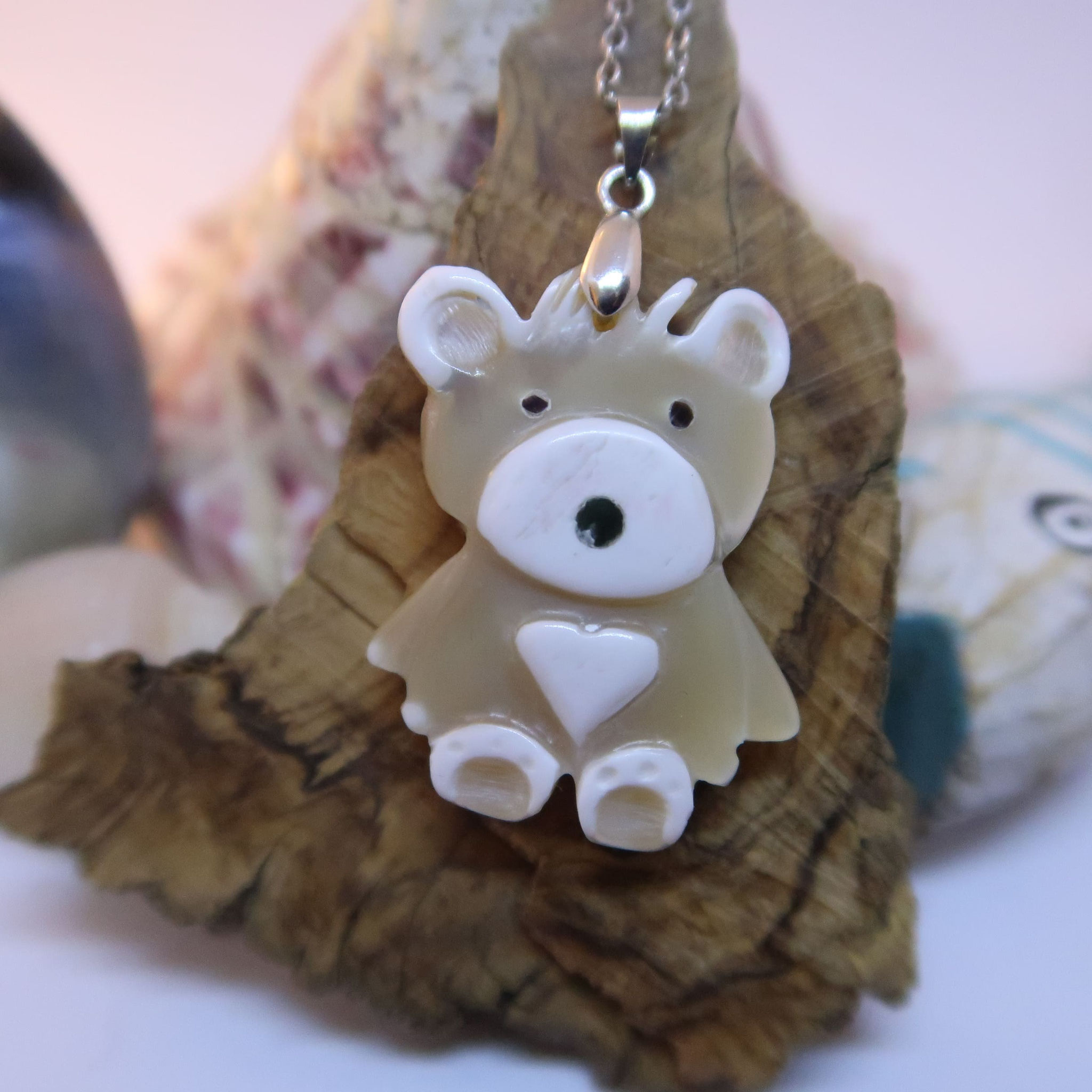 pendentif en nacre ours