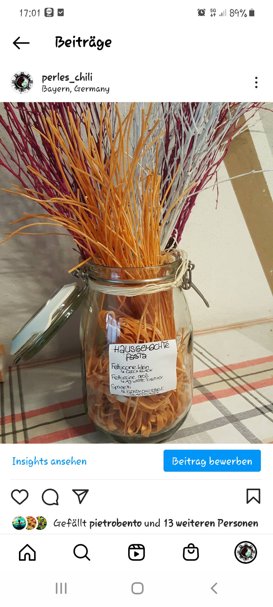 Ein liebes Geschenk von einer Bekannten, selbst gemachte Chili Pasta, natürlich meine Chilis
