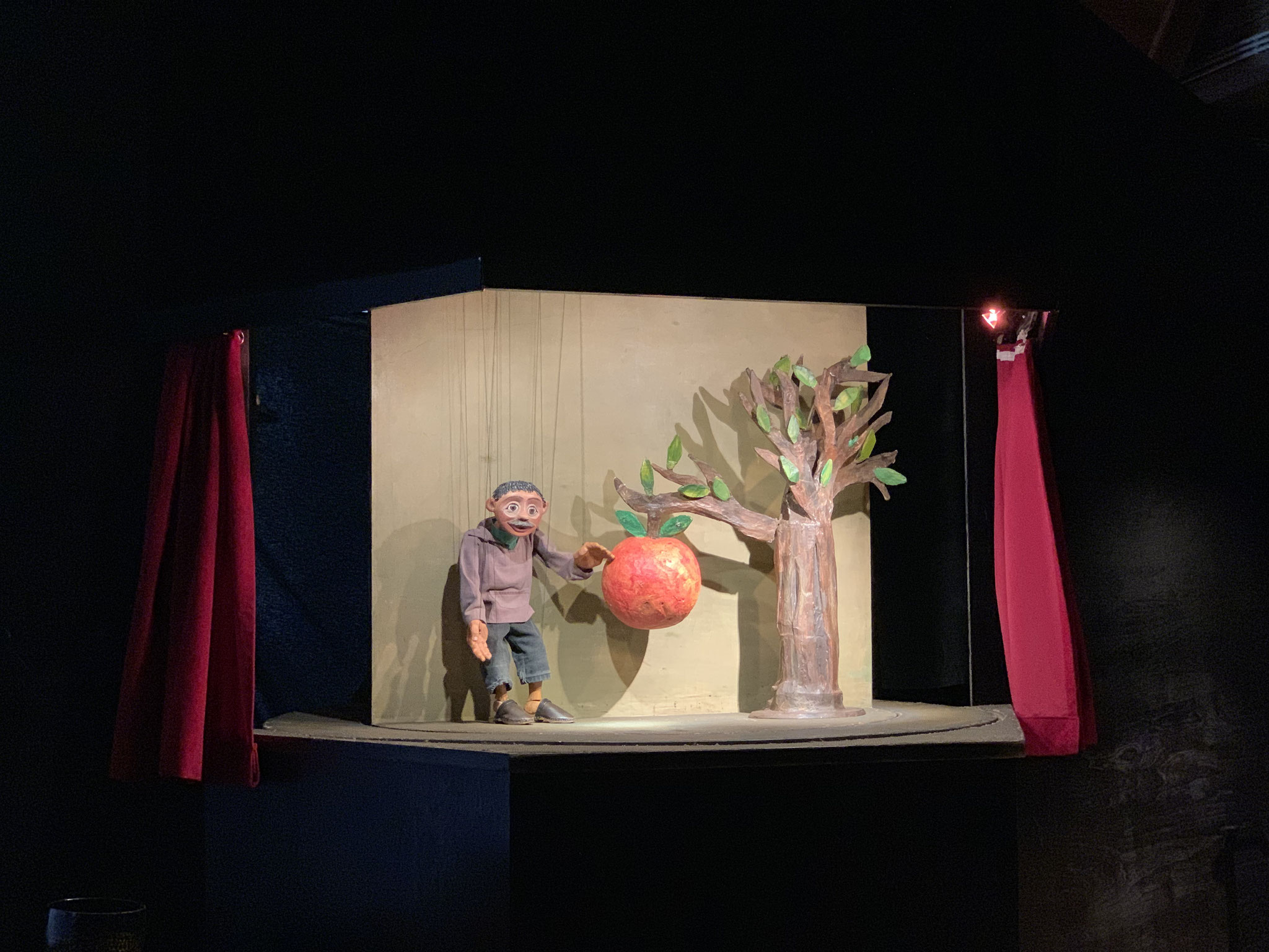 Klapp-Theater - Das Apfelmännchen