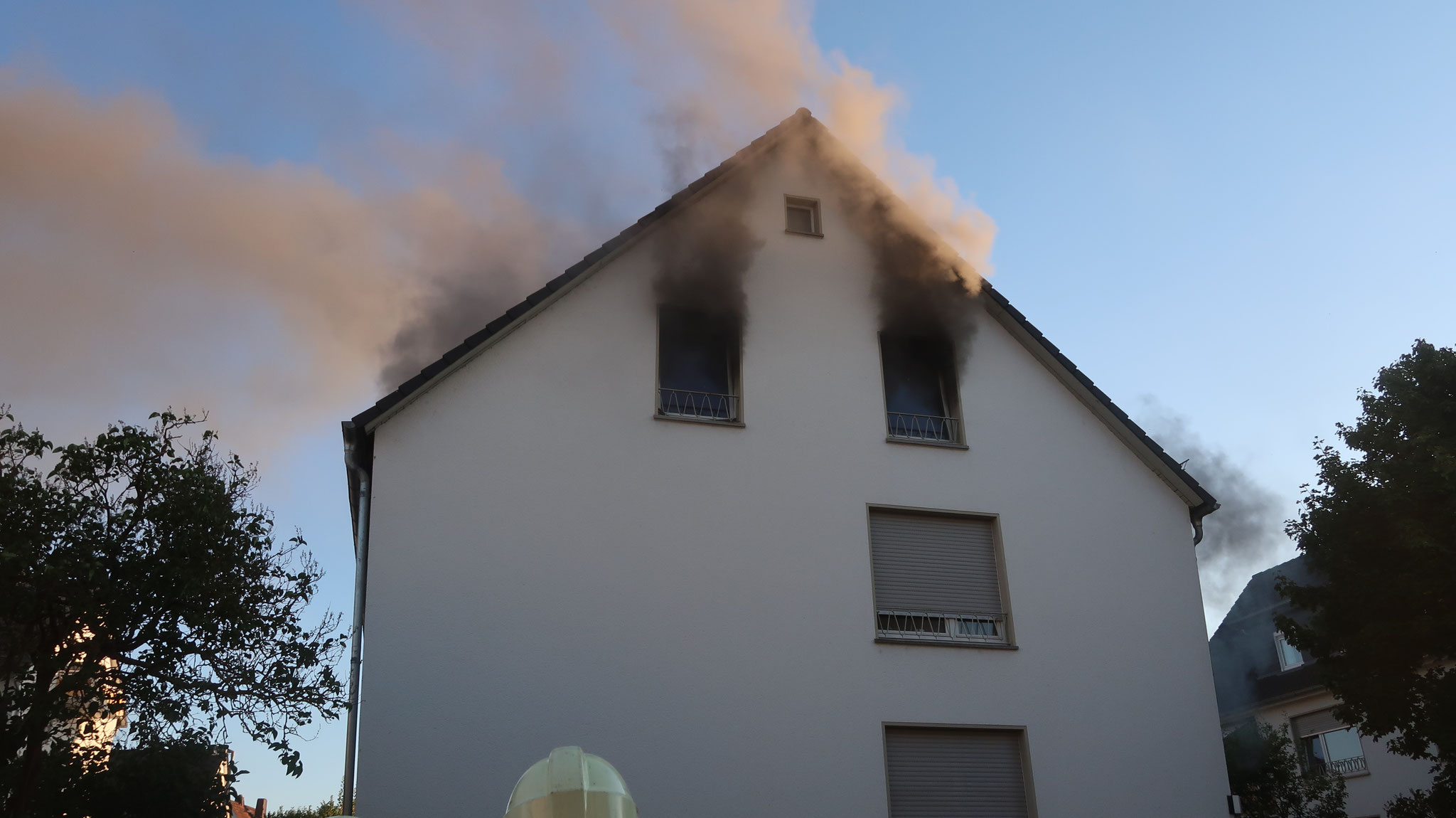 Brand in Mehrfamilienhaus - Foto: FF Limburg