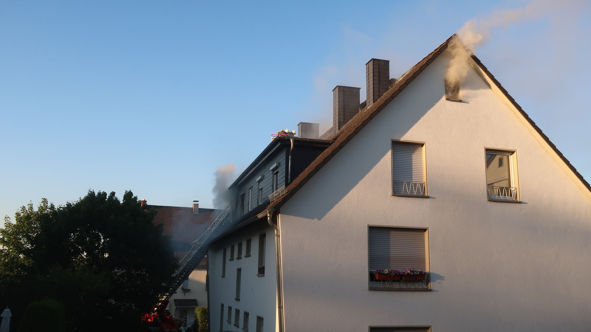 Brand in Mehrfamilienhaus - Foto: FF Limburg