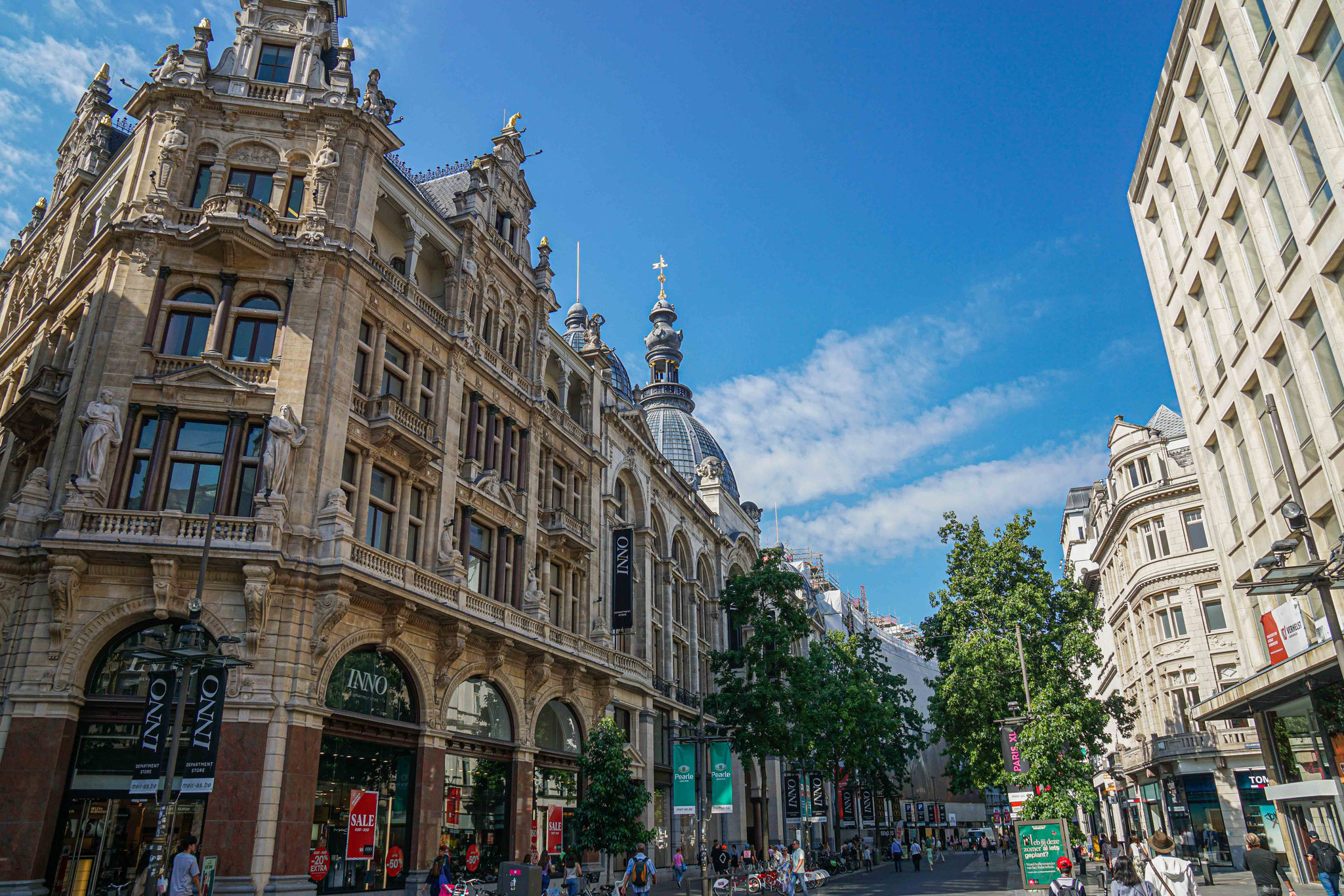 Spaziergang durch die schöne Innenstadt Antwerpens