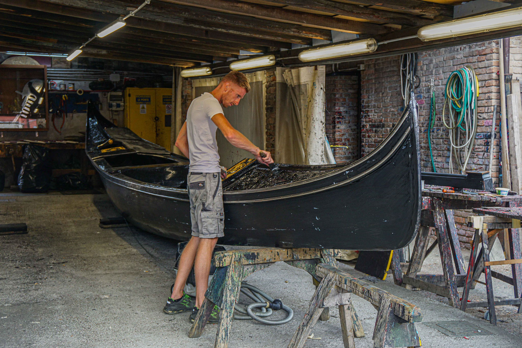 Besuch einer traditionellen Gondola-Werft