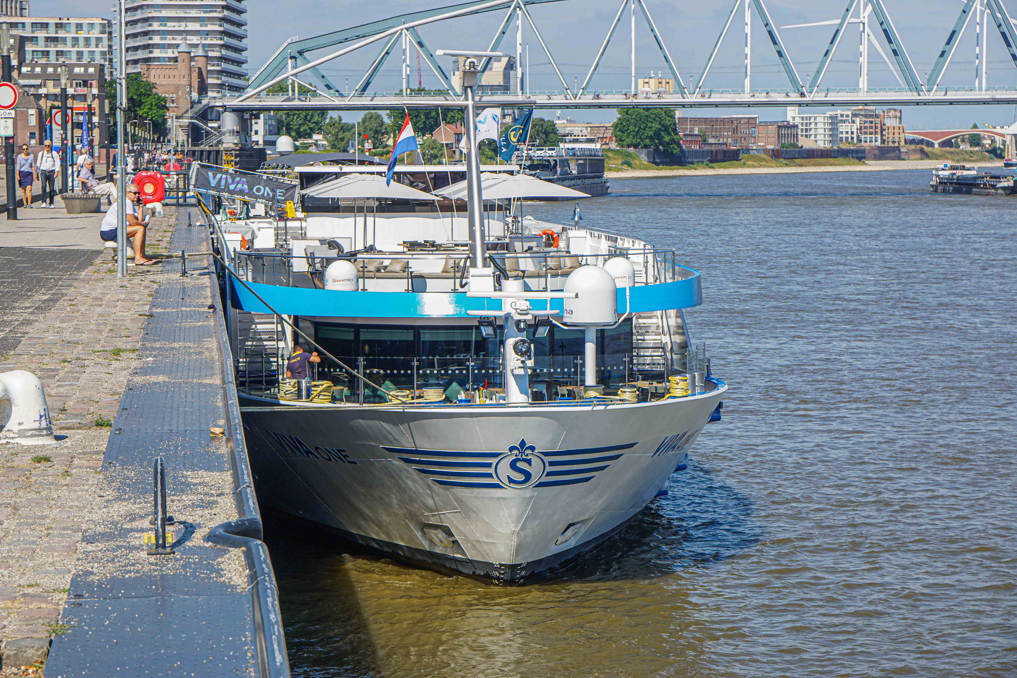 VIVA ONE festgemacht in Nijmegen