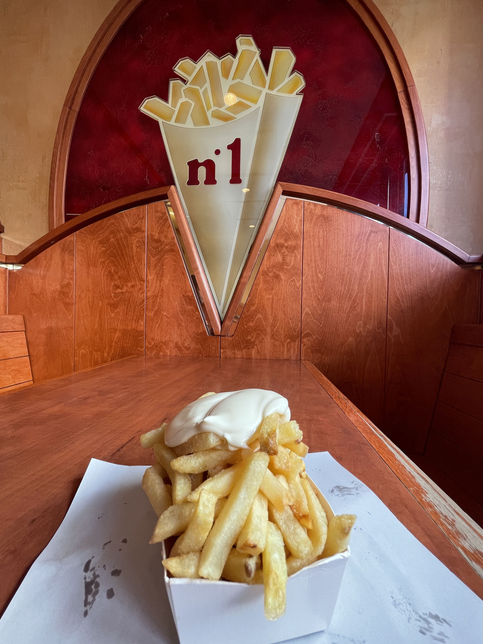 Leckere belgische Pommes bei Frituur n°1