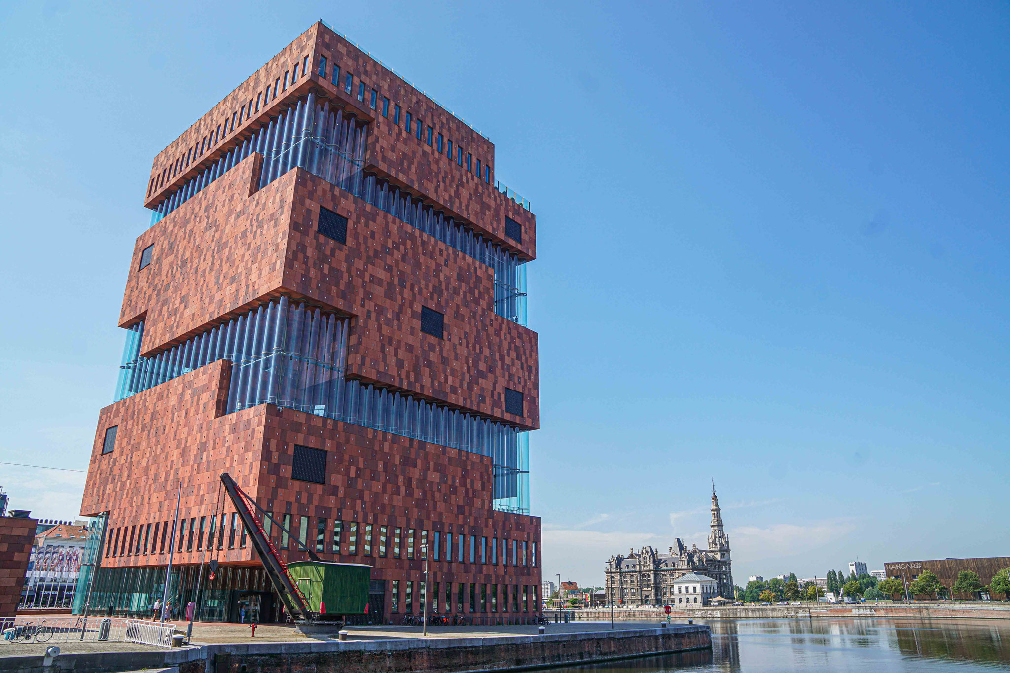 Das Museum aan de Stroom in Antwerpen