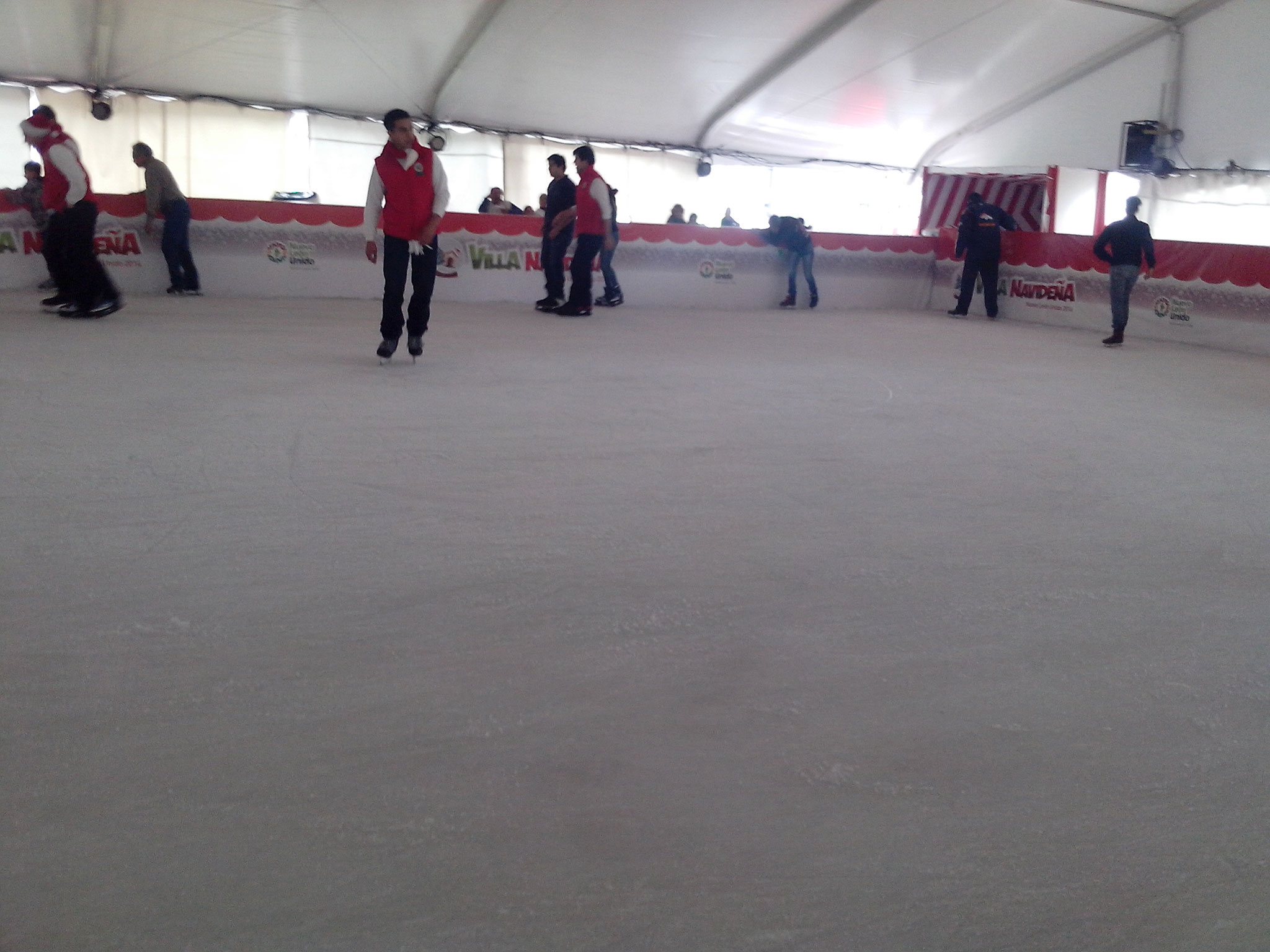 ICE -FUNNY RENTA DE PISTAS DE HIELO