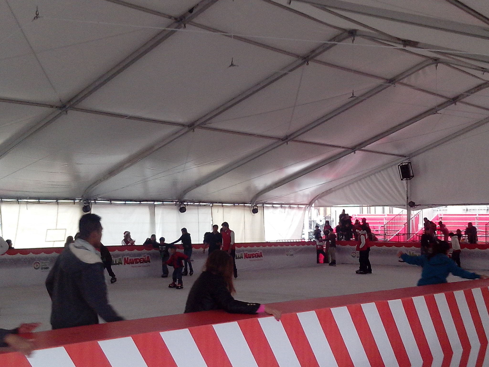 ICE - FUNNY RENTA DE PISTAS DE HIELO
