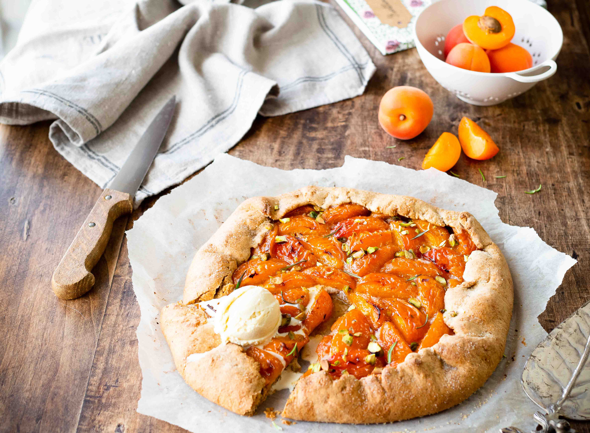 Tarte rustique aux abricots