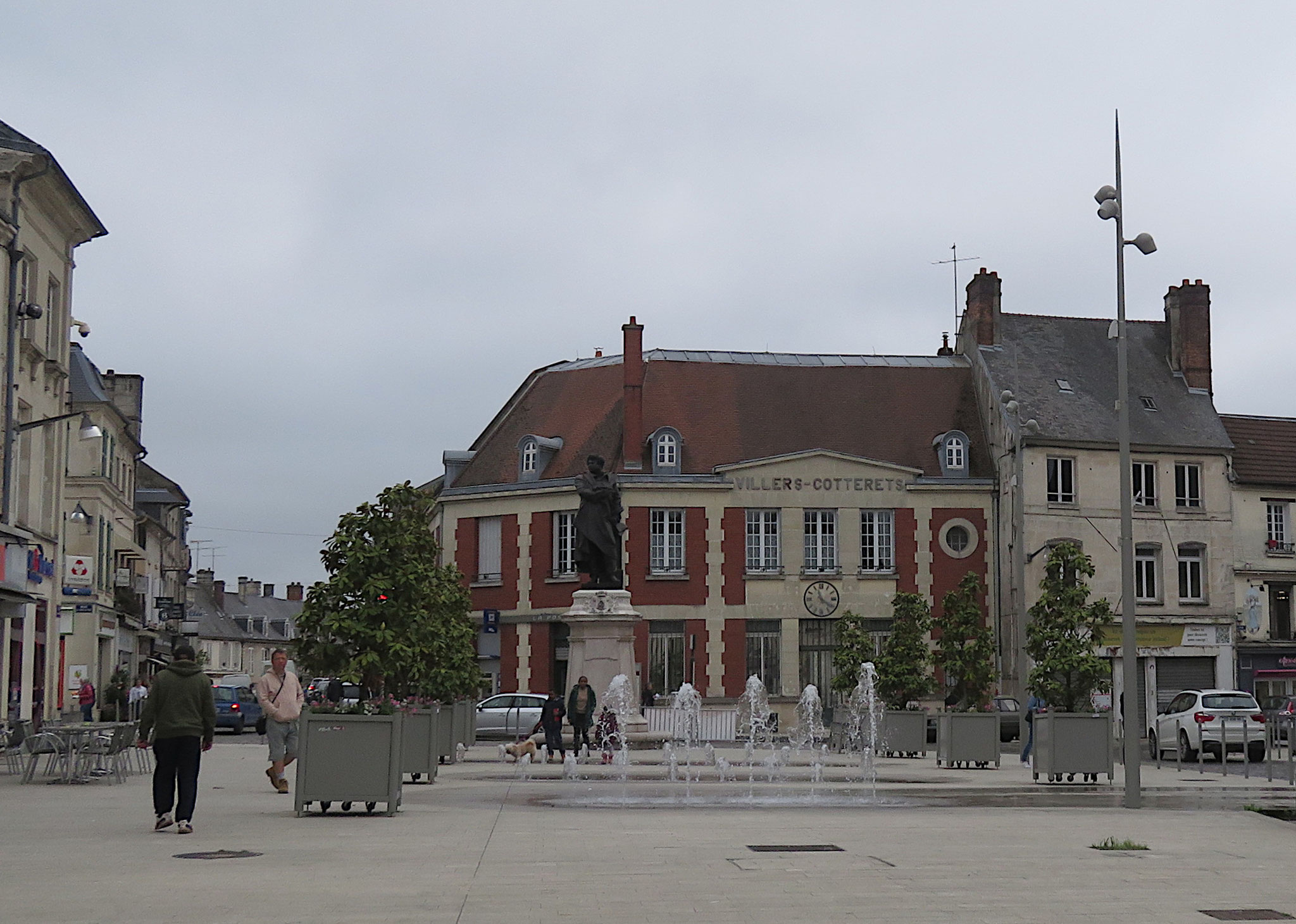 Villers-Cotterêts, place de l'Hôtel de ville