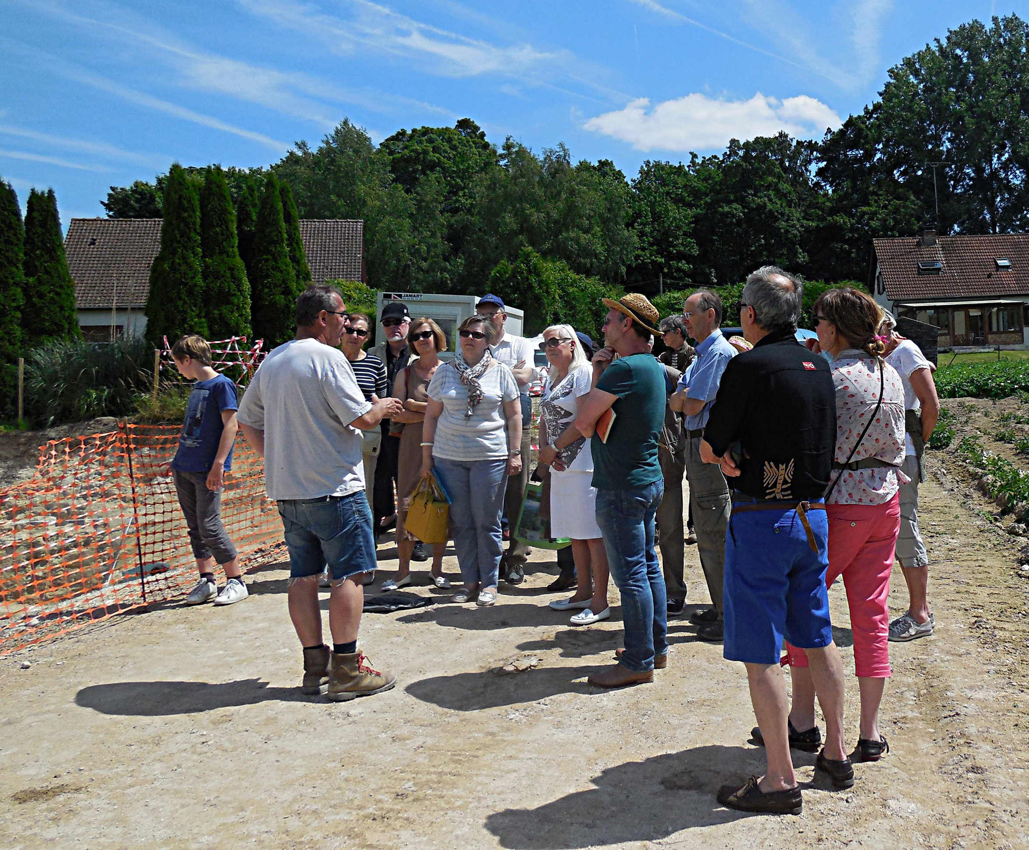 Les Amis du Musée ont découvert le chantier sous la conduite de JL Locht