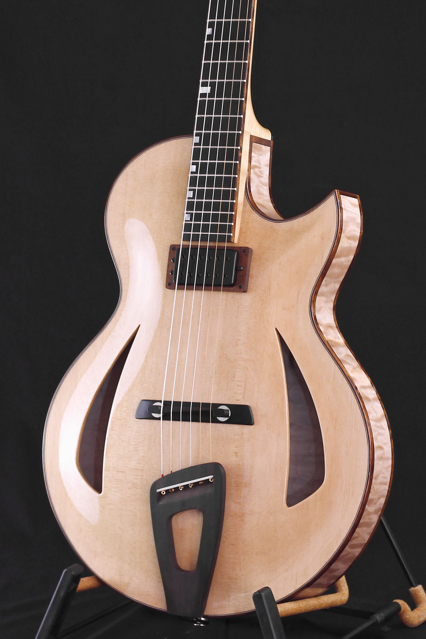 Heeres Archtop & Nylon Jazz Heeres Custom Guitars