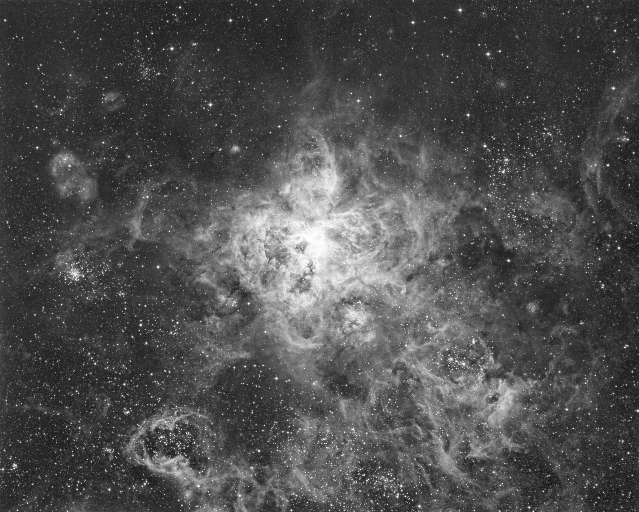 NGC2070, filtre OIII, 21h 45 de temps cumulé...