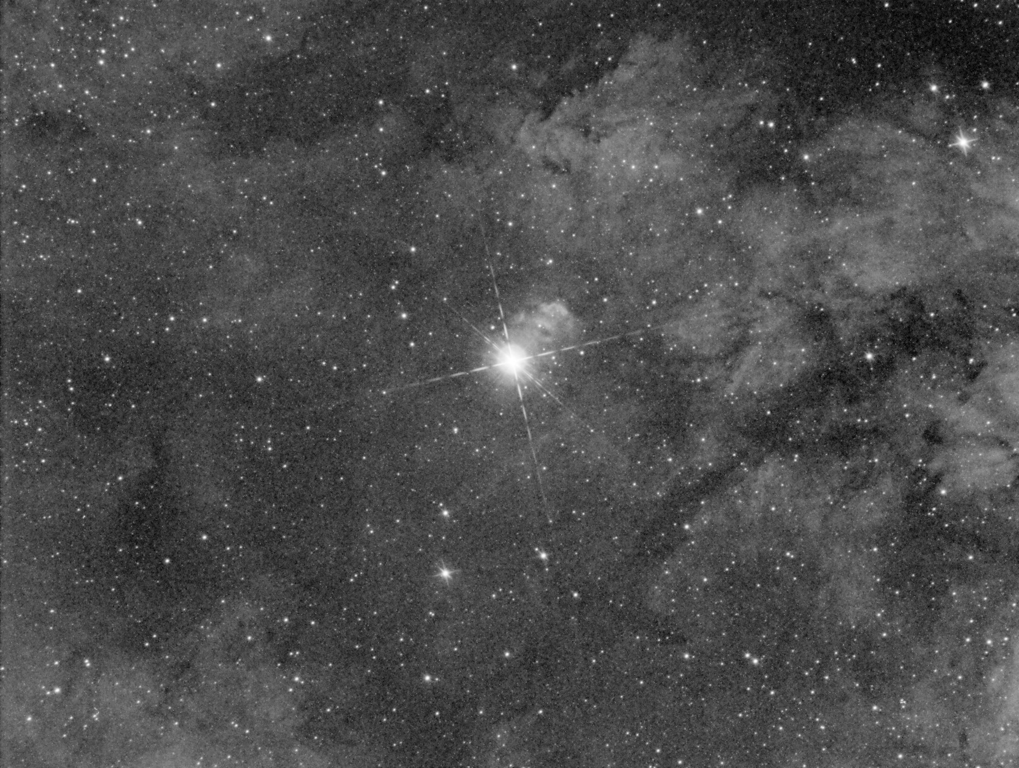 Première lumière, Sadr et ses nébulosités, IC1318, 1x5 min en Ha, 14 août 2016