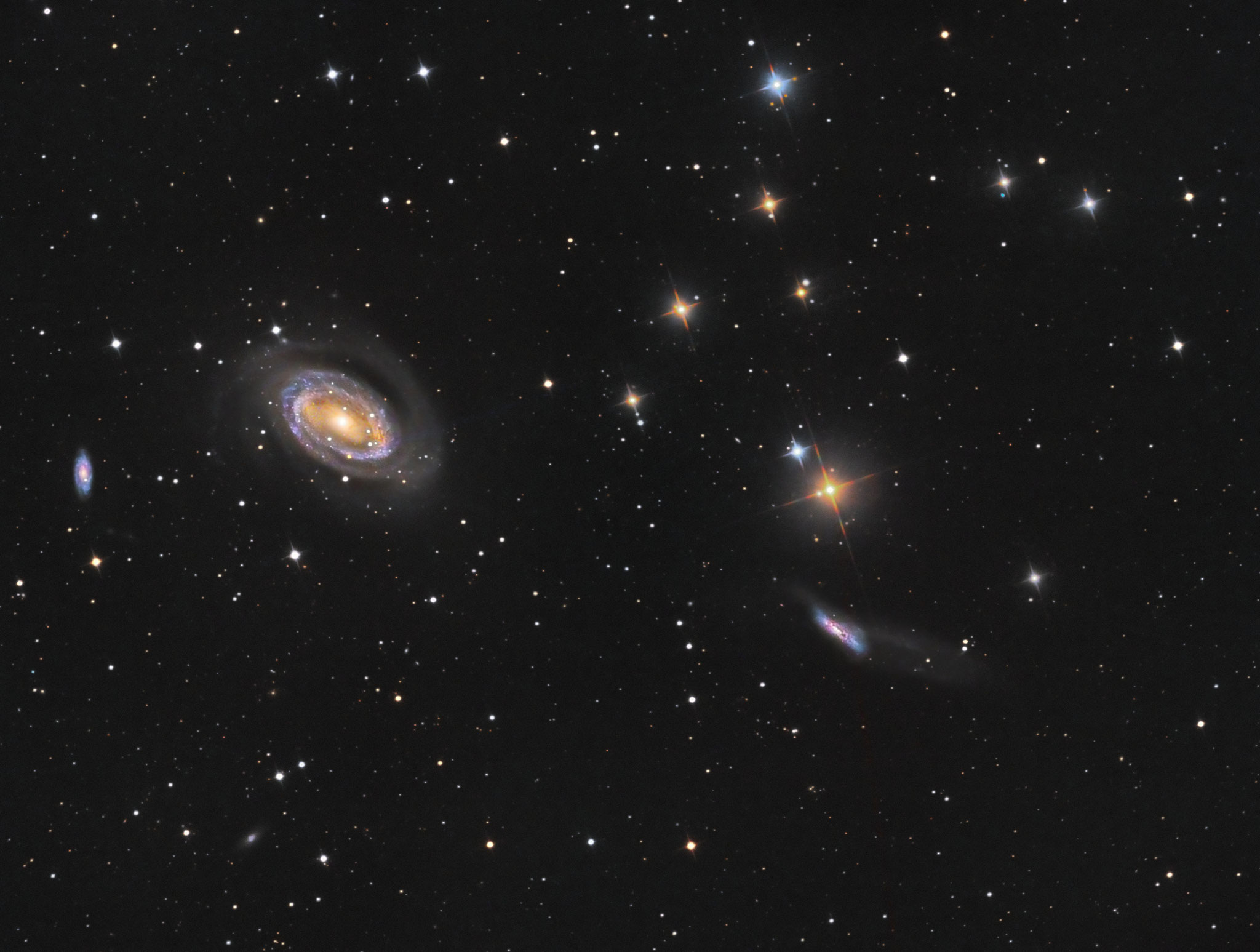 NGC4725 et ses voisines, 7h de pause, 26 février et 2 mars, Nicolas