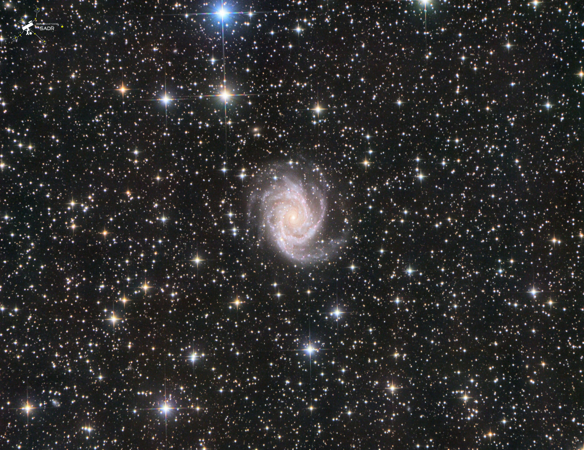 NGC2997 à 50 millions d'al dans la constellation de la Machine pneumatique. Des poses de 5 min en LRVB (63, 15, 15, 19), total ) 9h 20, T355, Chili, février 2019