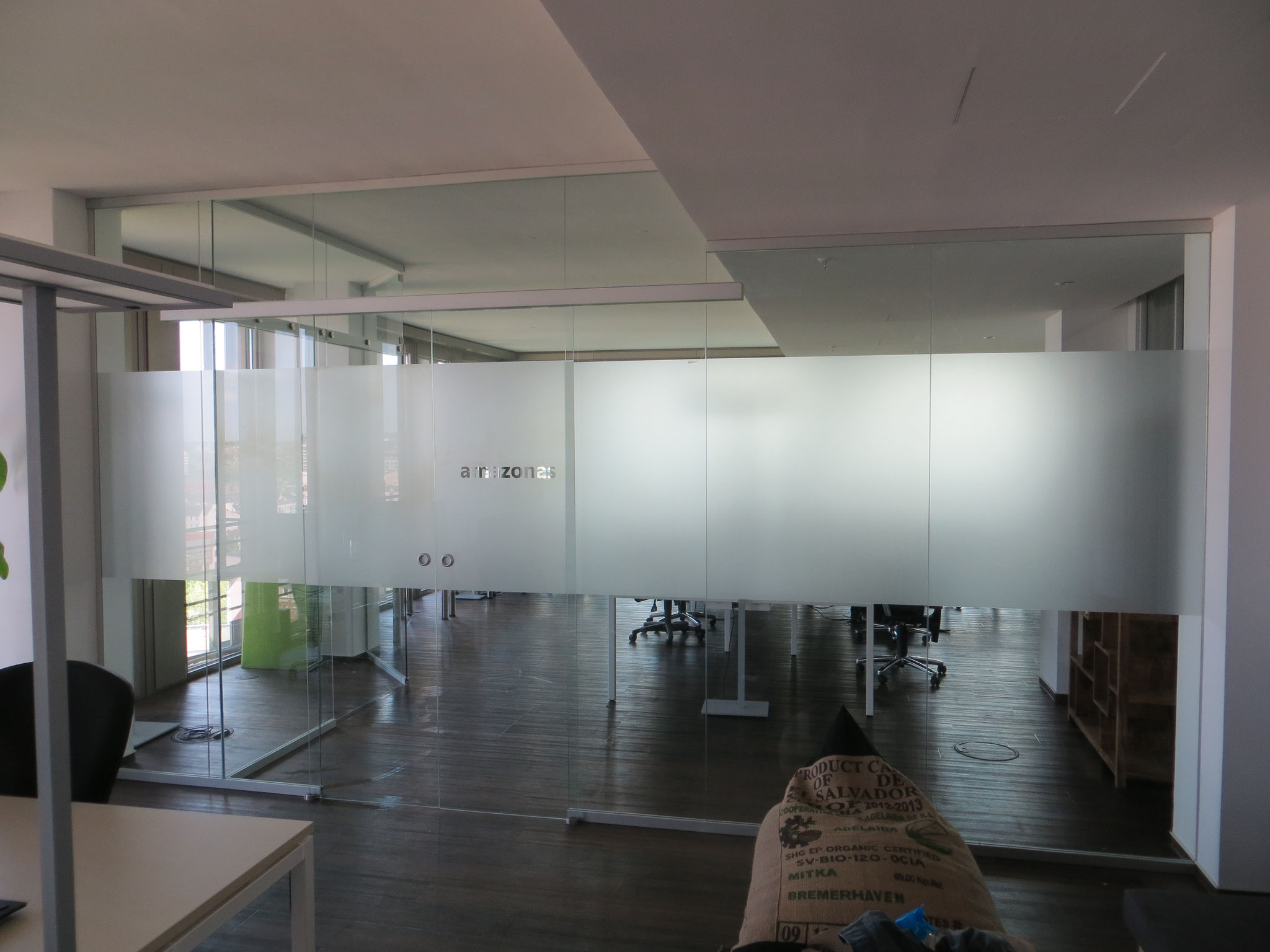 Glasmattierung als Sichtschutz für Büro