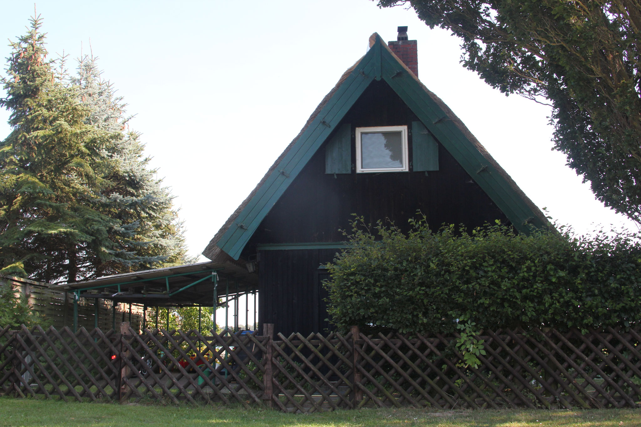 Ferienhaus mit Carport