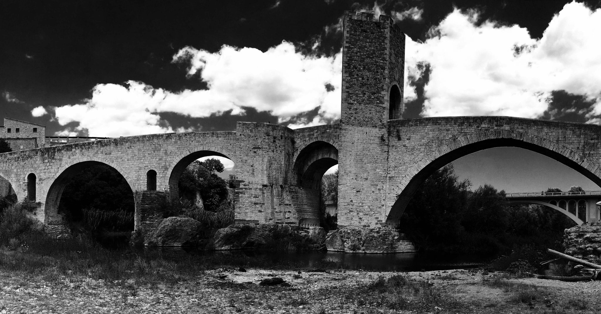 Pont médiéval de Besalù - Catalogne