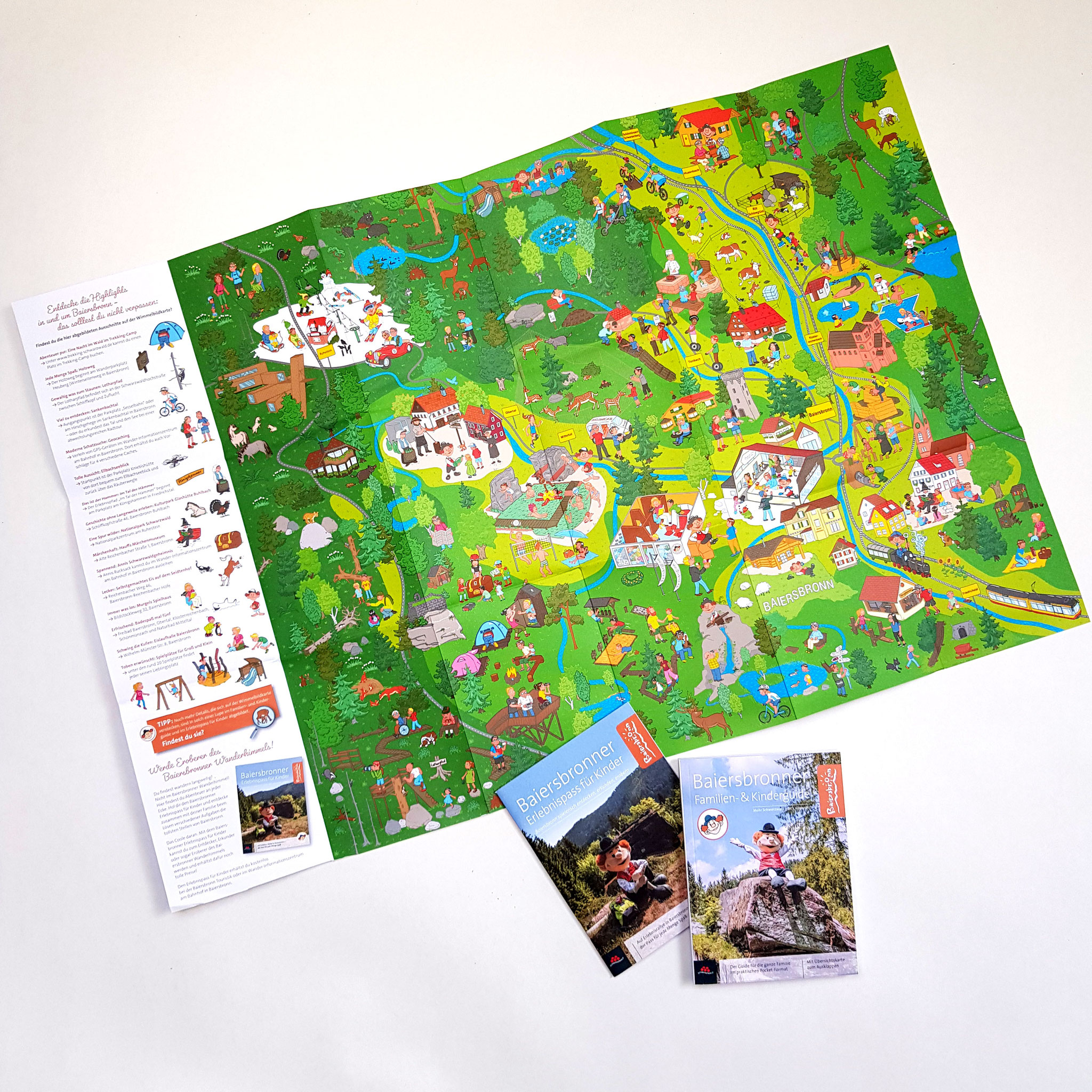 Baiersbronner Wimmelbild, in Kombination mit der Gästebroschüre für Familien mit Kindern.