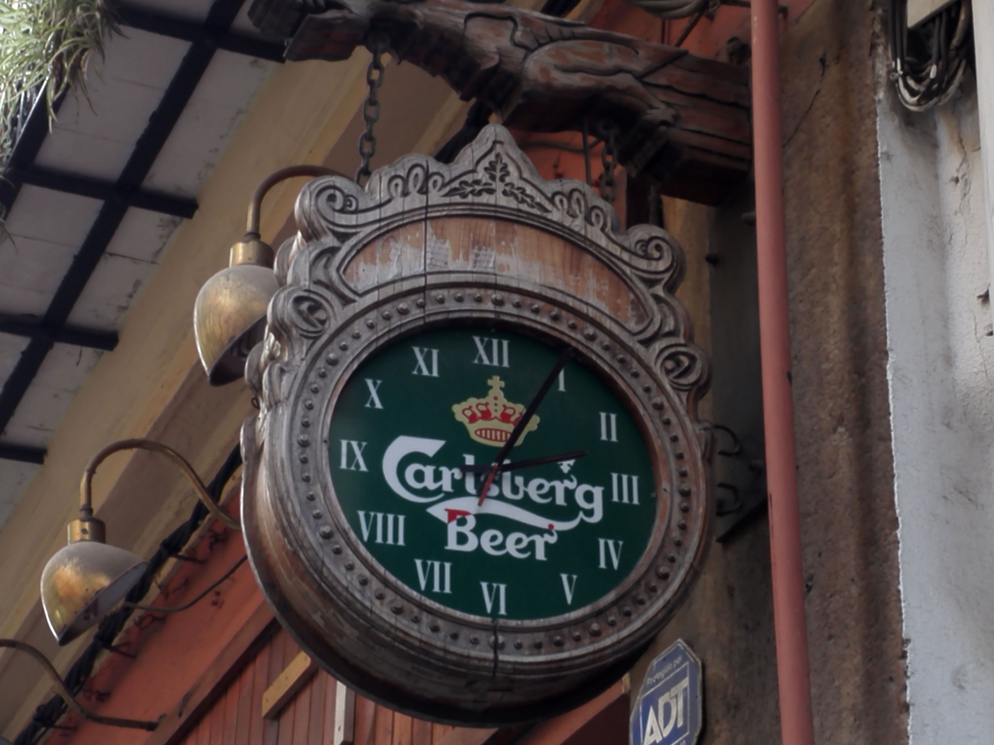 Reloj en el  Vestíbulo de la Estación del Norte 