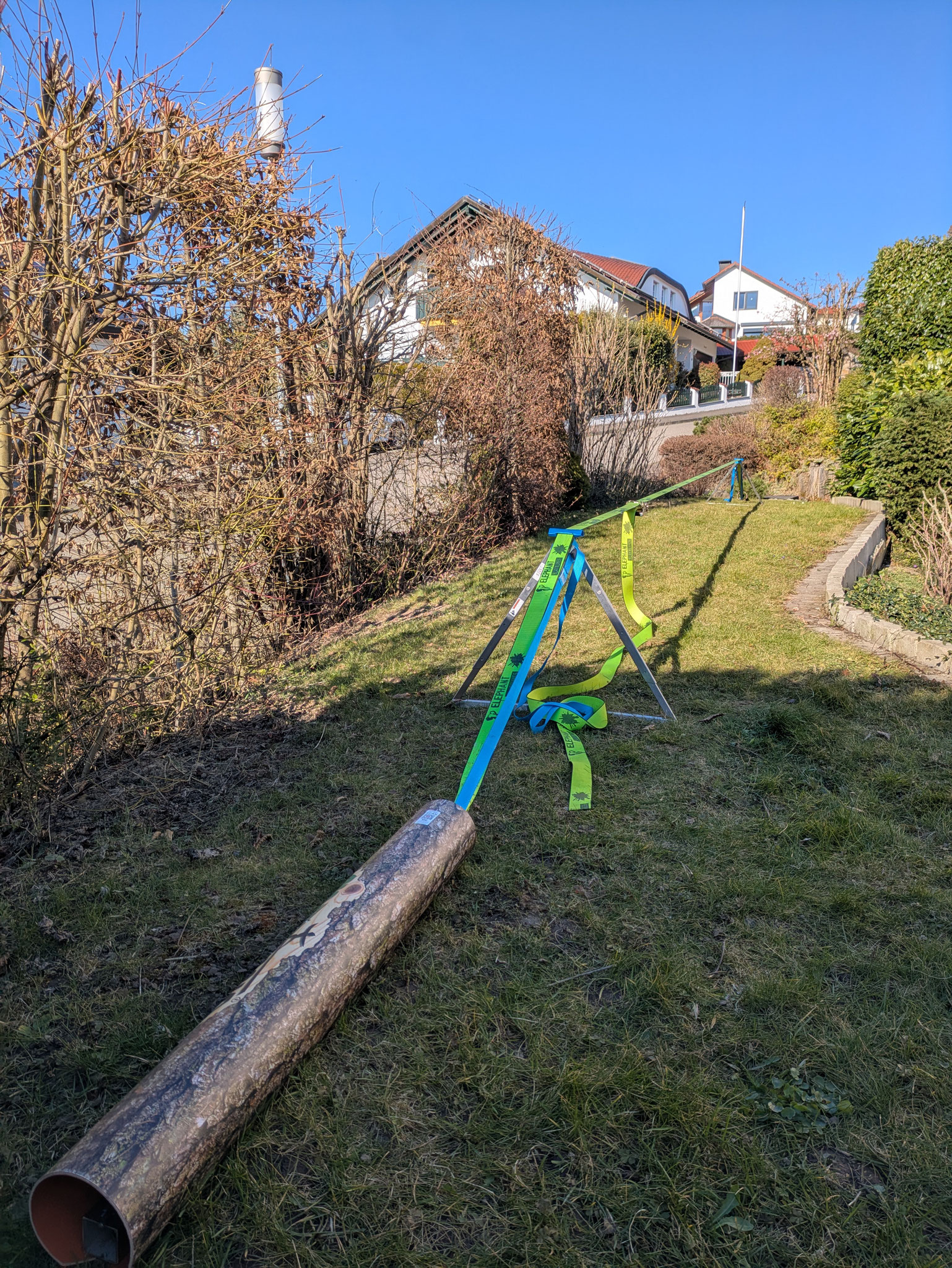 Bewertung 2025-03-18: Super konzipiert und verarbeitet! Endlich eine Slackline im Garten - und das ohne Bäume. Klare Kaufempfehlung!