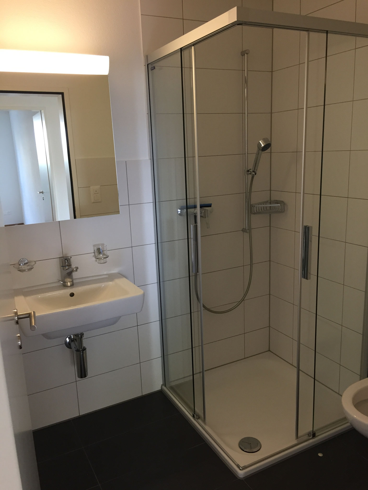 Badezimmer mit Dusche