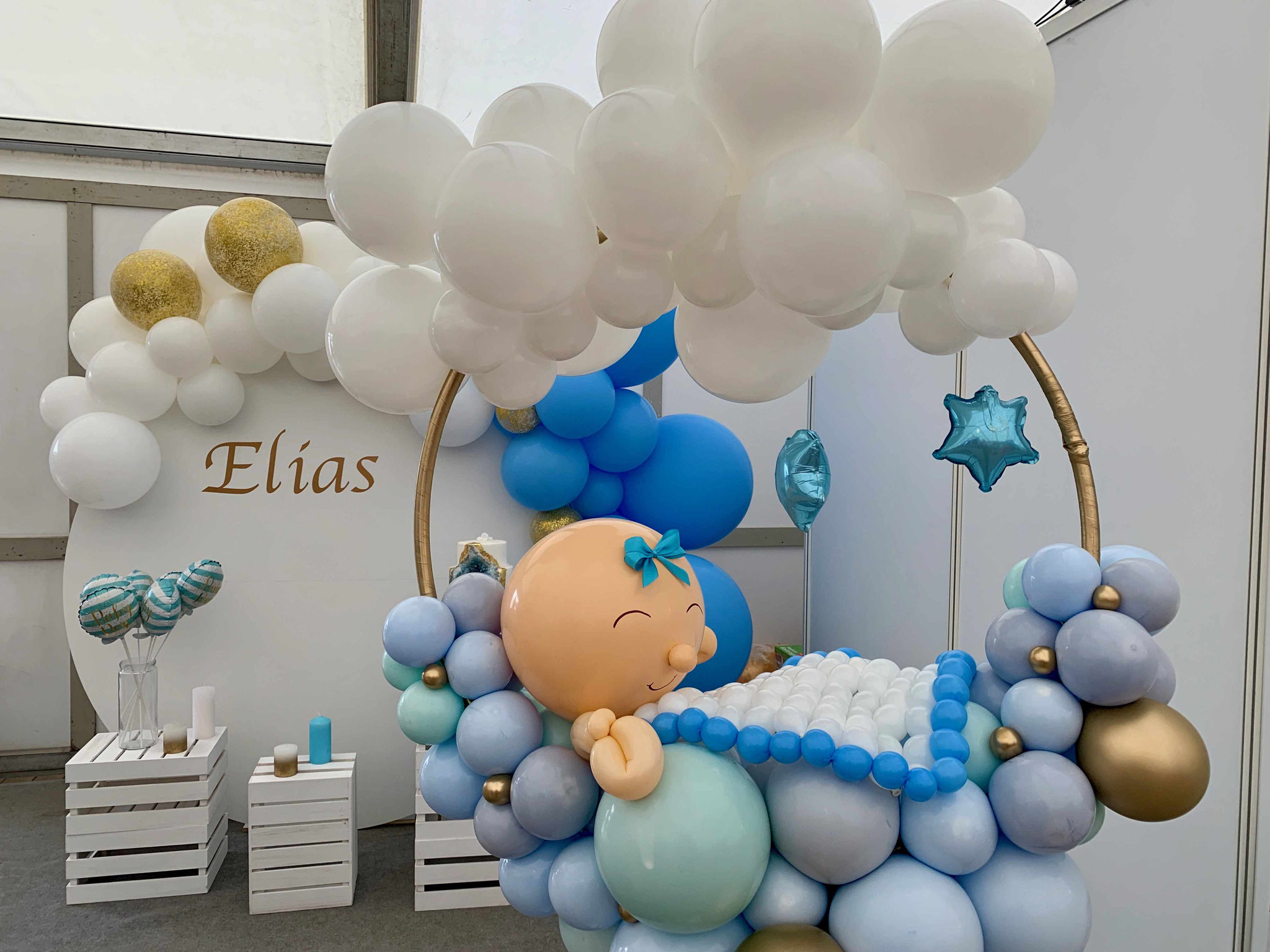 Babyparty mit Luftballons