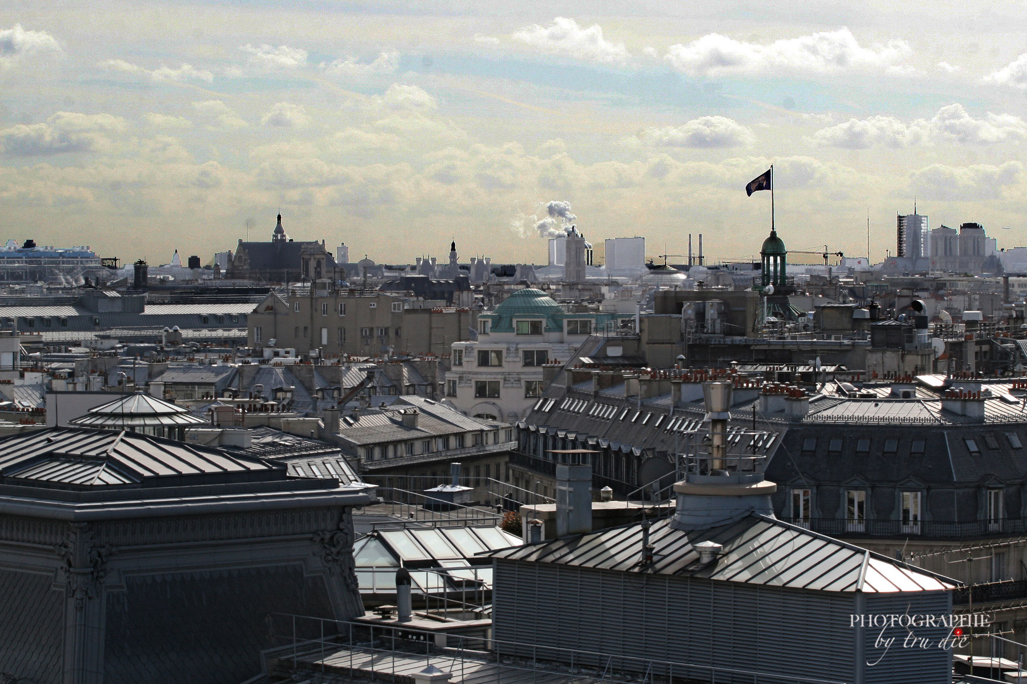 Bild: Aussicht von der Dachterrasse der Galeries Lafayette, Paris  