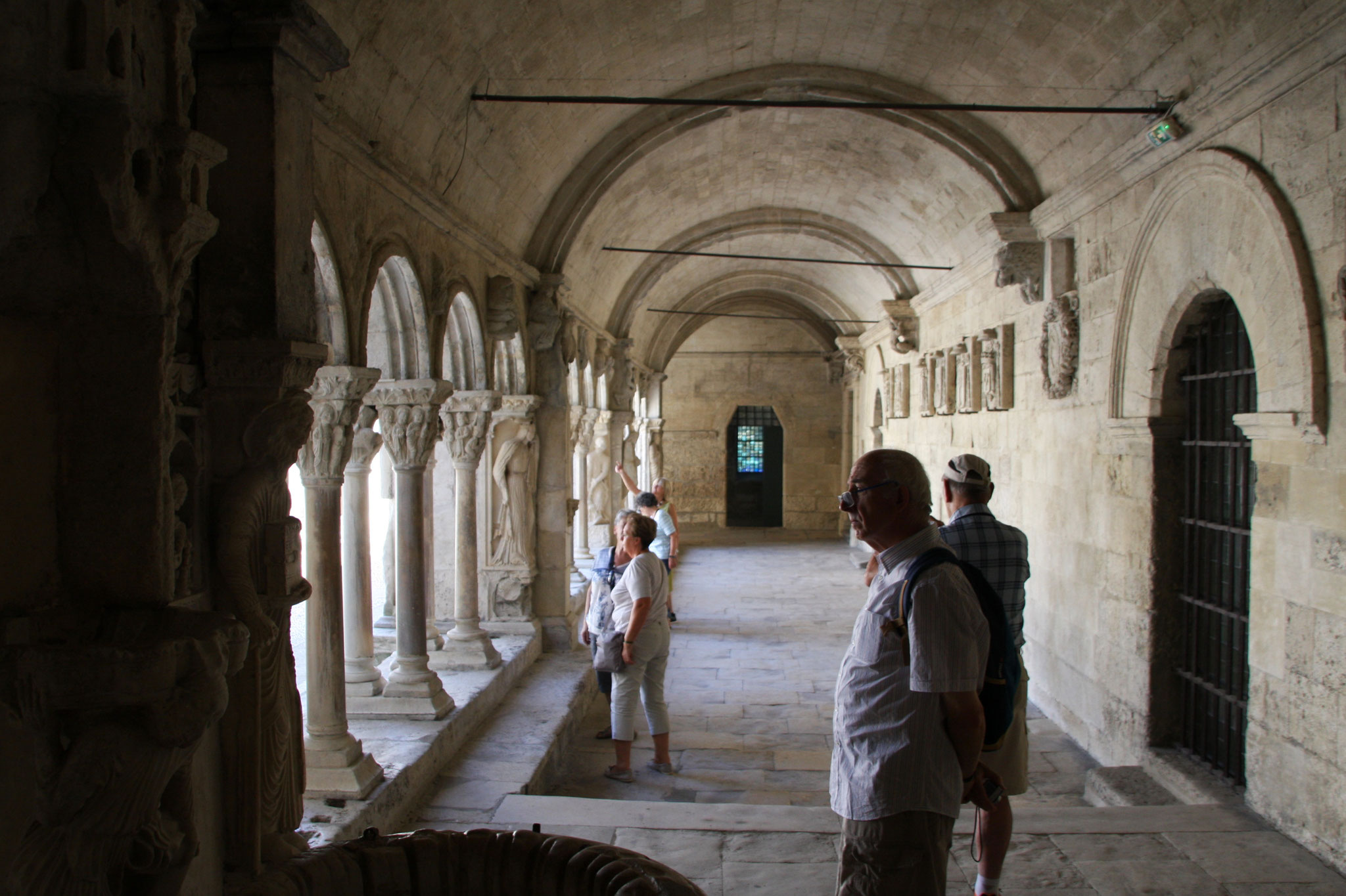 Bild: Kreuzgang von St.-Trophime, Arles, Provence