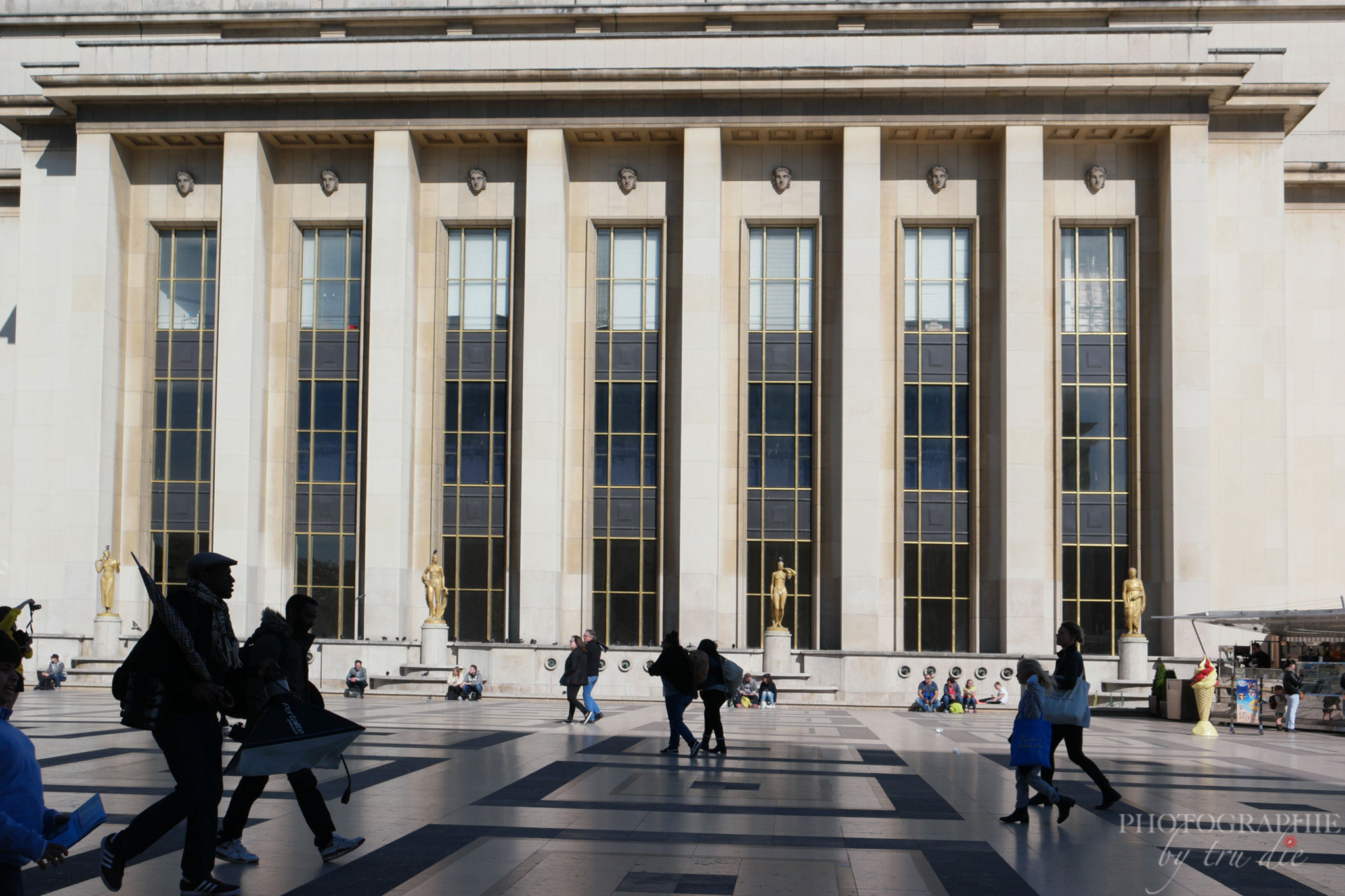 Bild: Trocadéro mit Palais de Chaillot in Paris