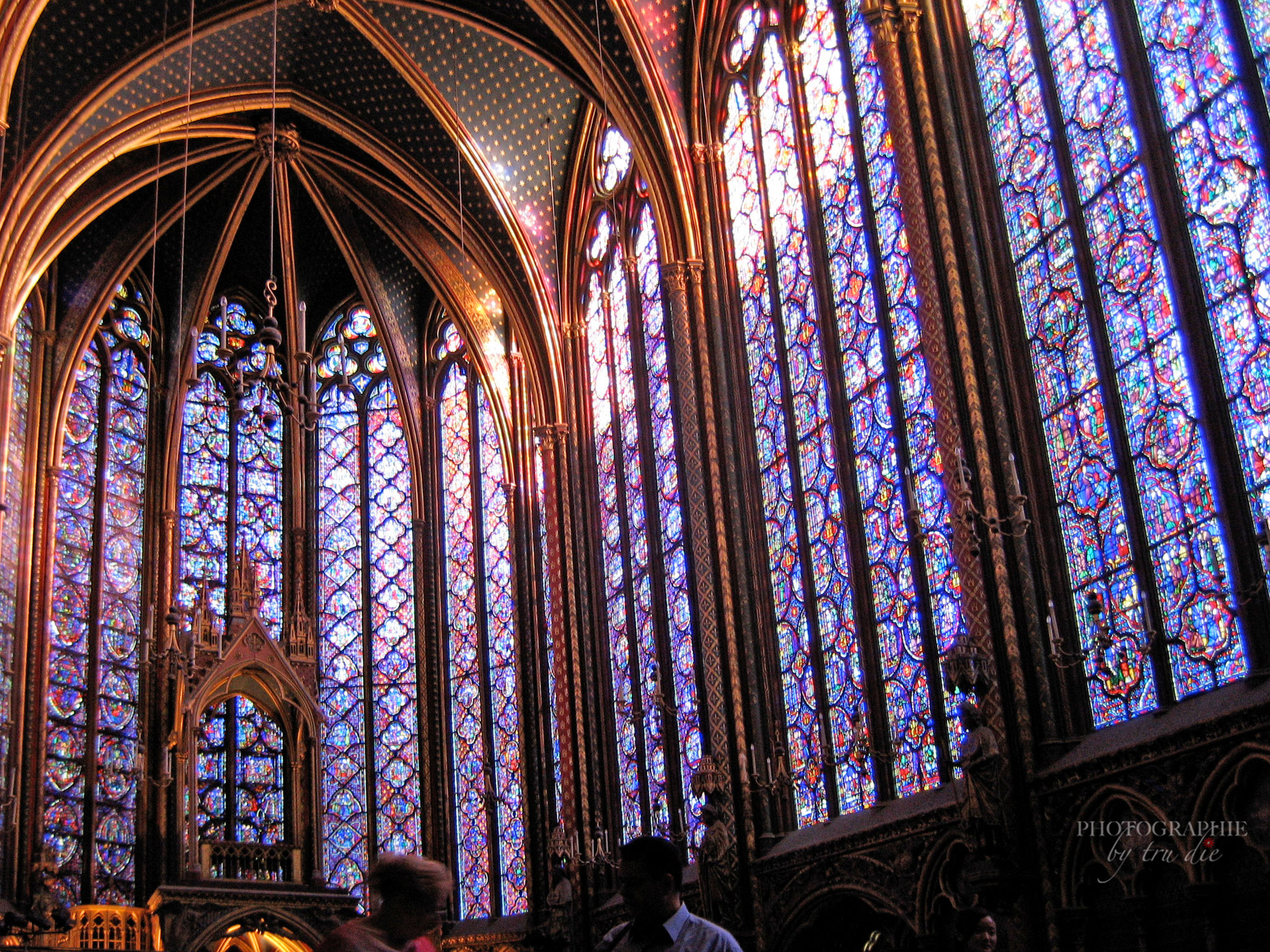 Über 600 Quadratmeter Buntglasfenster sind in der Sainte-Chapelle