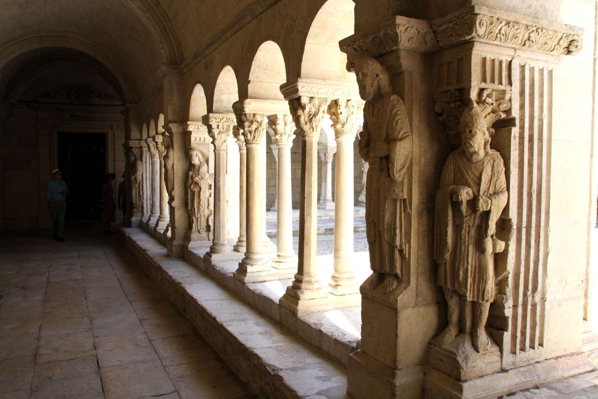 Bild: Kreuzgang von St.-Trophime, Arles, Provence